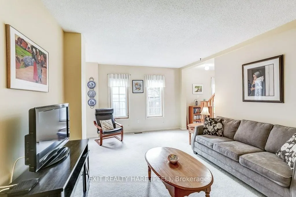 Photo 14 of 86 Lent Crescent, Brampton, Fletcher's West — HOMEH