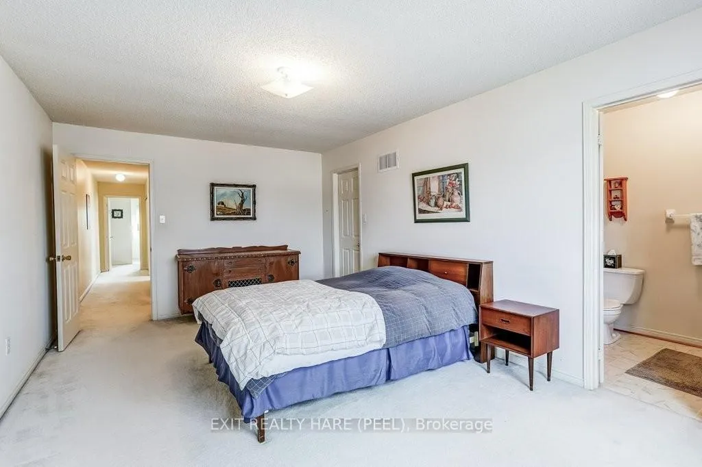Photo 25 of 86 Lent Crescent, Brampton, Fletcher's West — HOMEH
