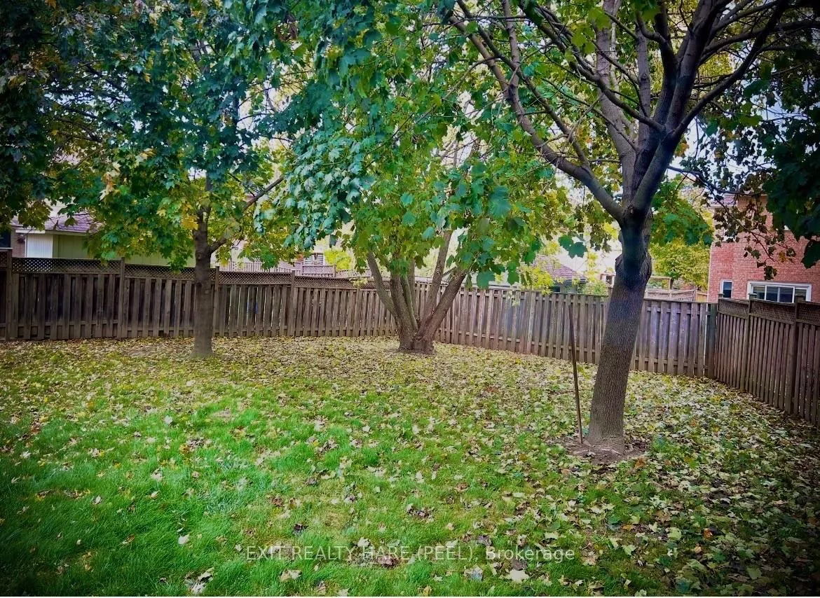 Photo 34 of 86 Lent Crescent, Brampton, Fletcher's West — HOMEH