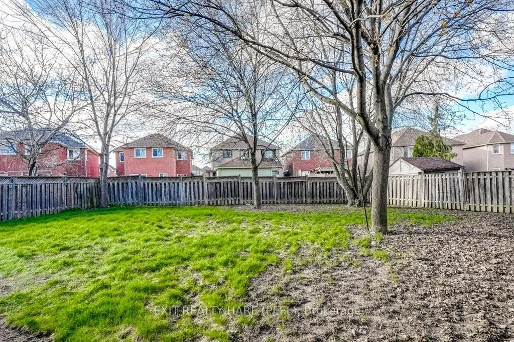 Photo 37 of 86 Lent Crescent, Brampton, Fletcher's West — HOMEH