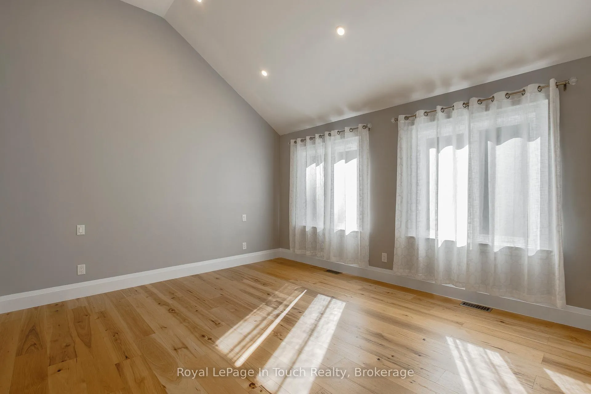Photo 20 of 9 Belcourt Crescent, Tiny, Rural Tiny — HOMEH