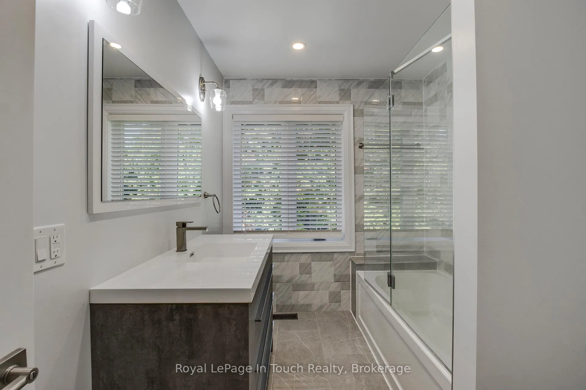 Photo 26 of 9 Belcourt Crescent, Tiny, Rural Tiny — HOMEH