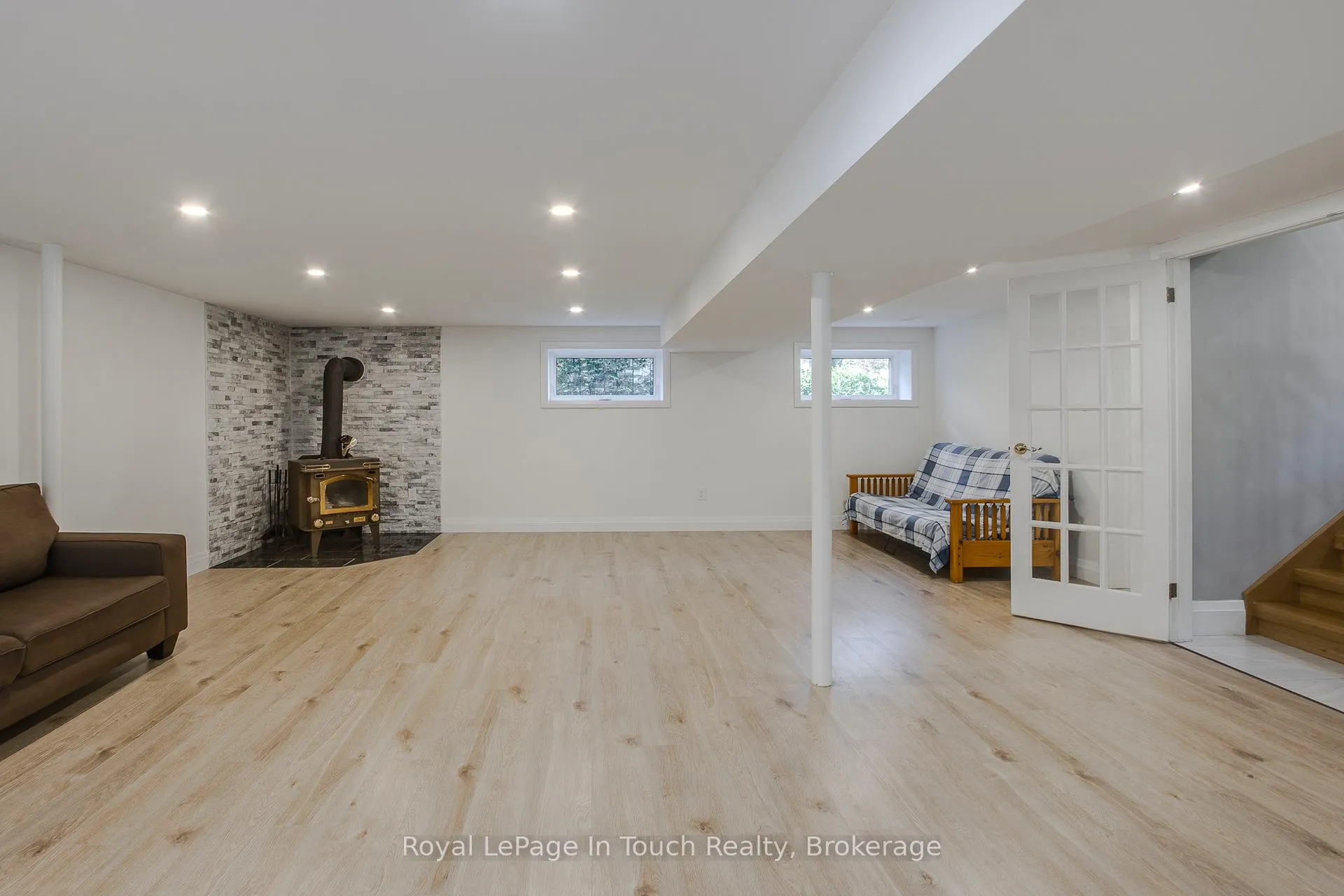 Photo 34 of 9 Belcourt Crescent, Tiny, Rural Tiny — HOMEH