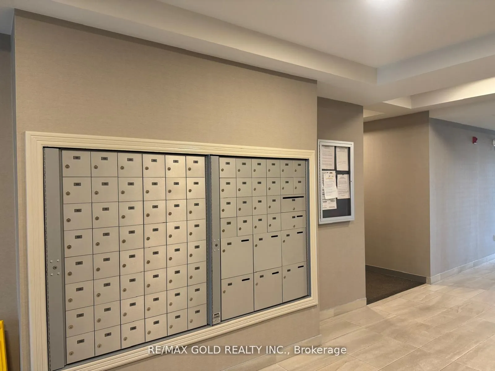 Photo 2 of Unit 206, 58 Sky Harbour Drive, Brampton, Bram West — HOMEH