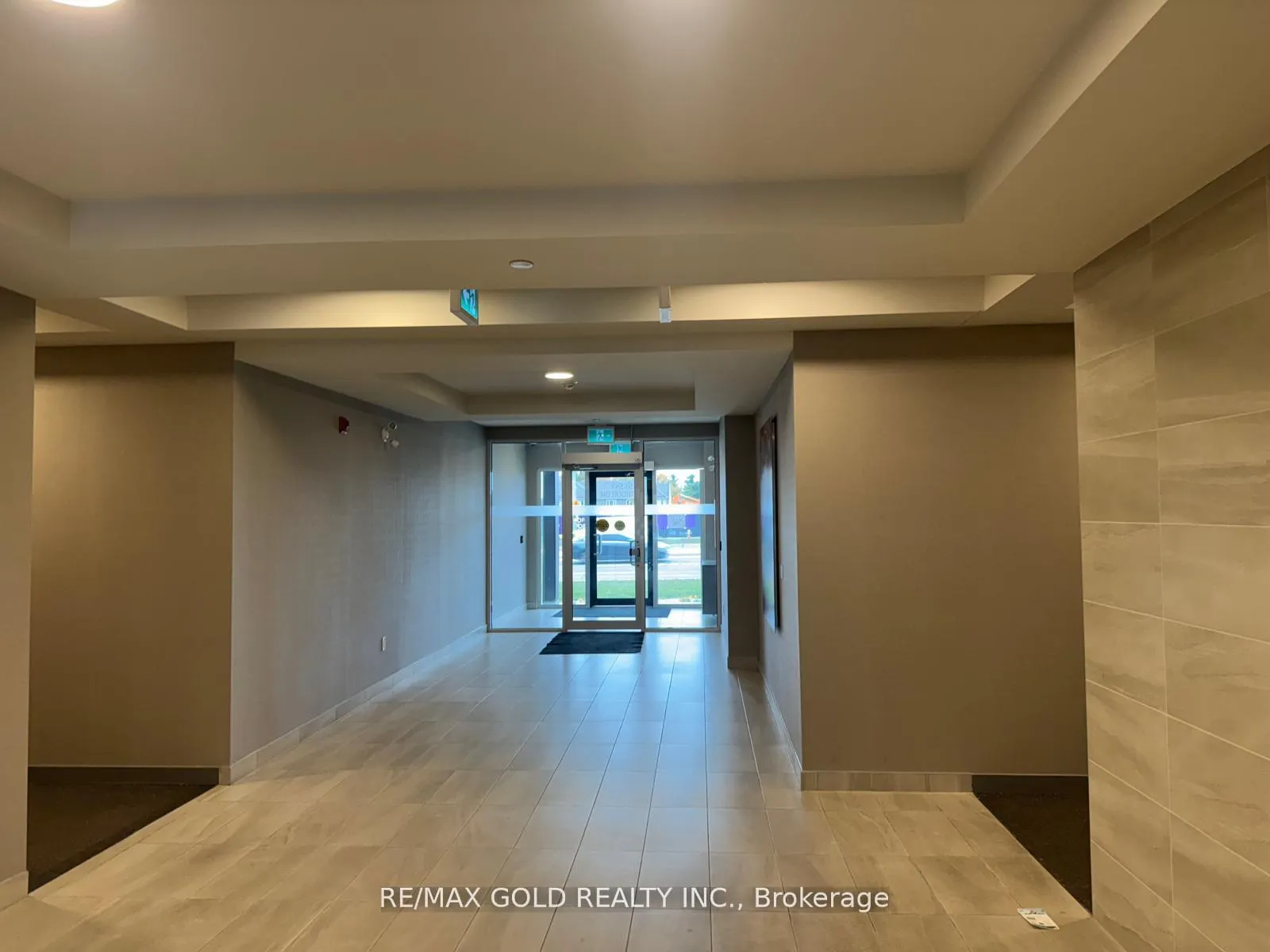 Photo 3 of Unit 206, 58 Sky Harbour Drive, Brampton, Bram West — HOMEH