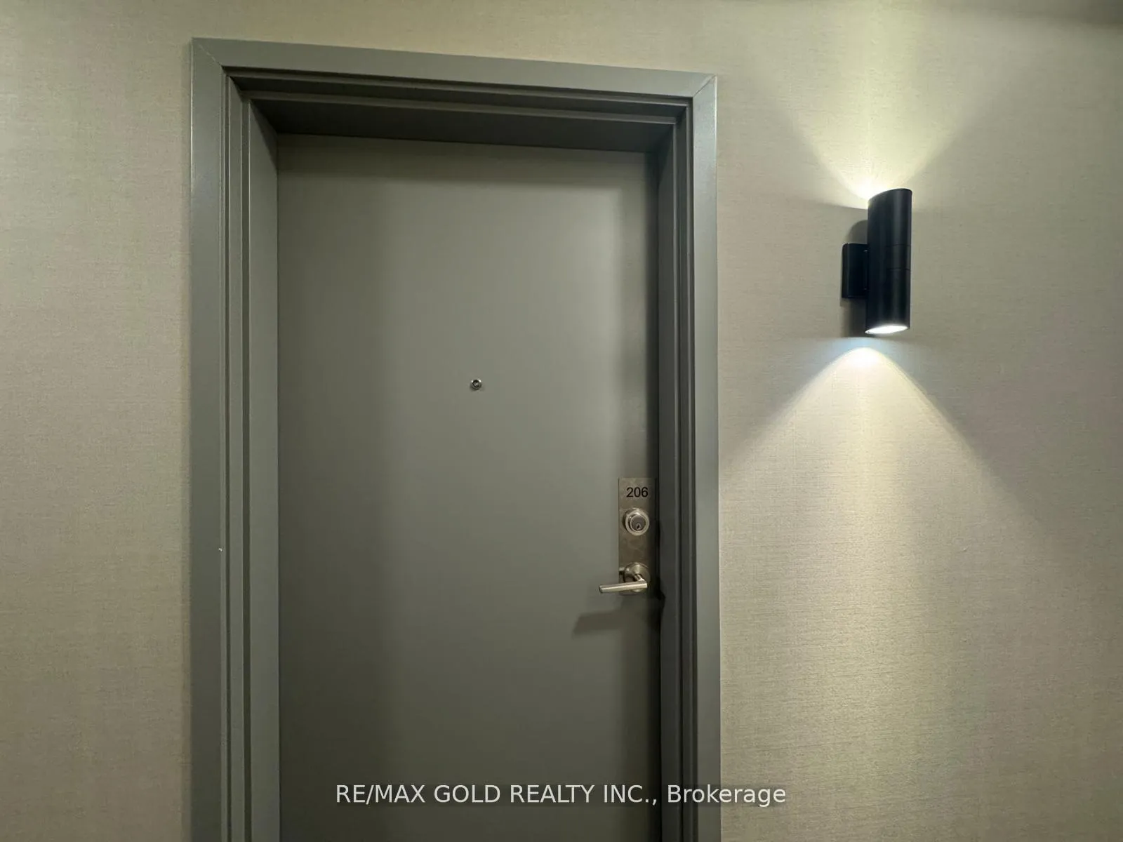 Photo 5 of Unit 206, 58 Sky Harbour Drive, Brampton, Bram West — HOMEH