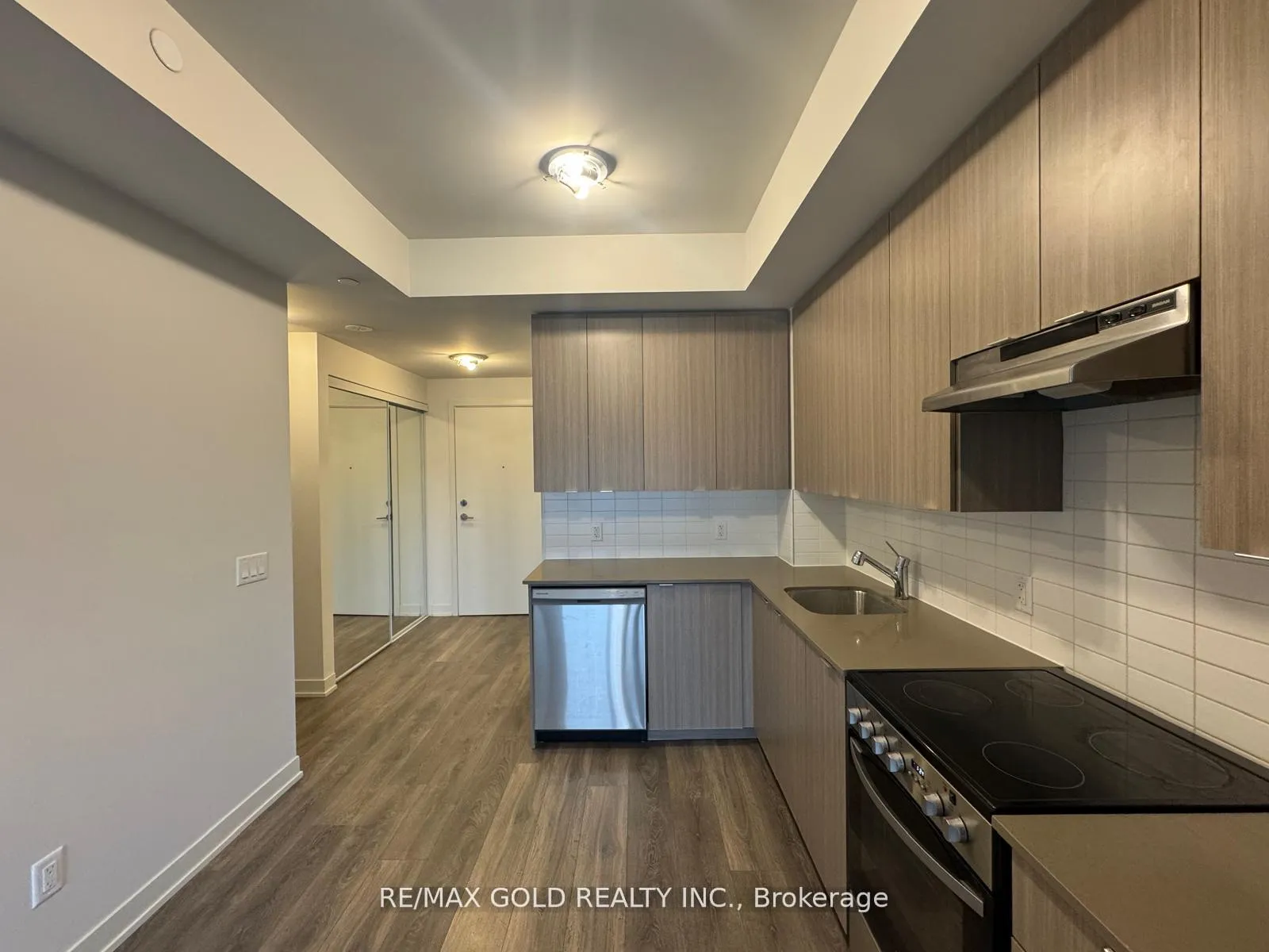 Photo 7 of Unit 206, 58 Sky Harbour Drive, Brampton, Bram West — HOMEH