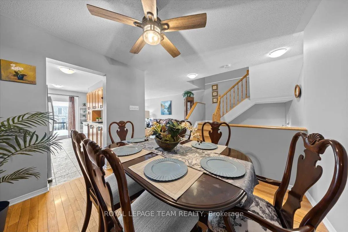 Photo 8 of 8 Crownridge Drive, Ottawa, Kanata - Emerald Meadows/Trailwest — HOMEH