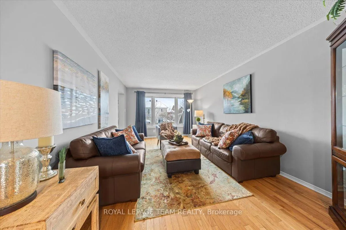 Photo 10 of 8 Crownridge Drive, Ottawa, Kanata - Emerald Meadows/Trailwest — HOMEH