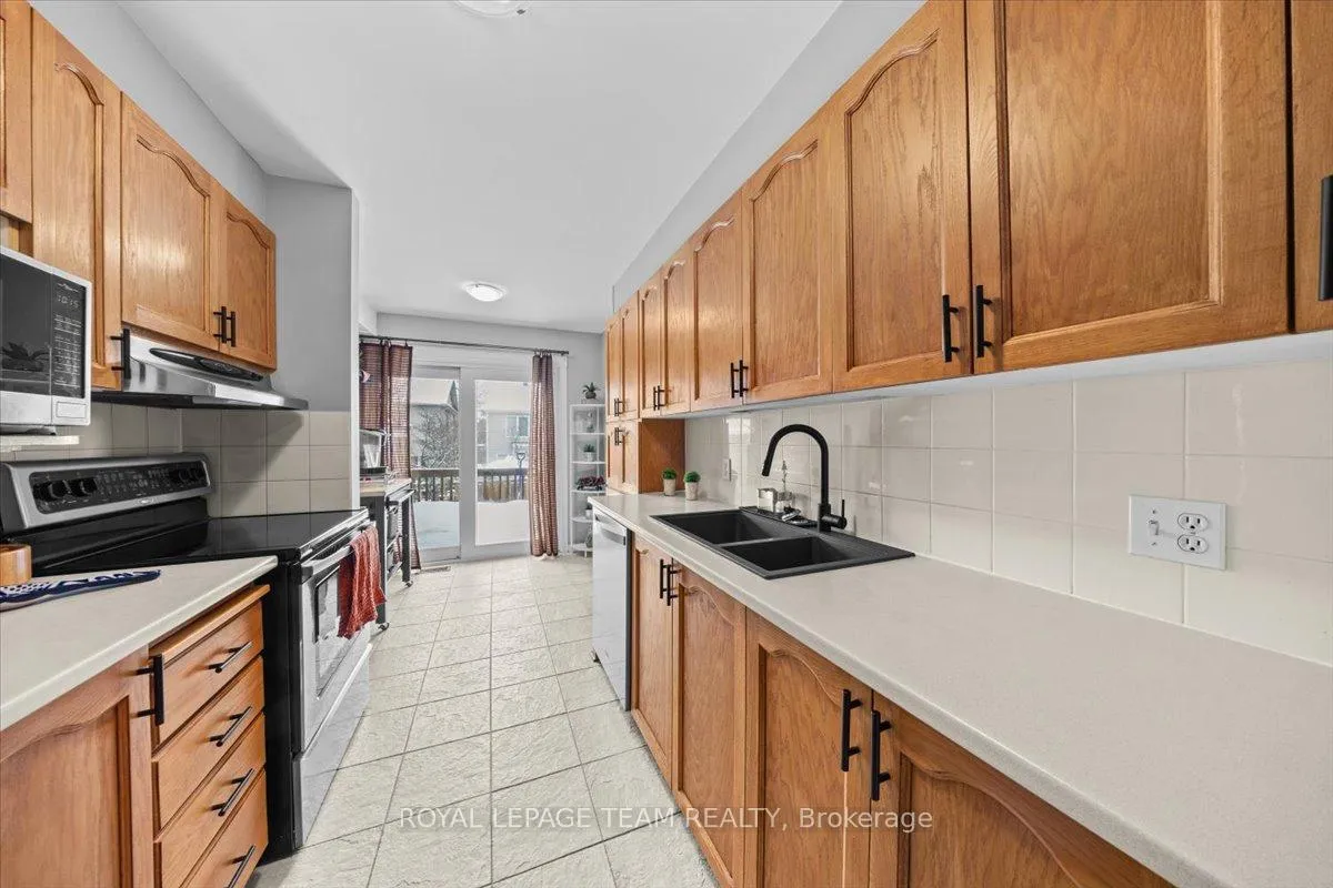 Photo 17 of 8 Crownridge Drive, Ottawa, Kanata - Emerald Meadows/Trailwest — HOMEH