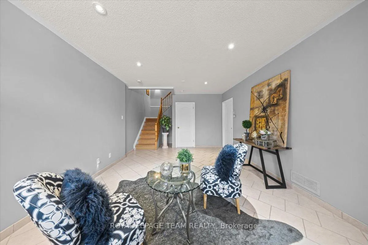 Photo 33 of 8 Crownridge Drive, Ottawa, Kanata - Emerald Meadows/Trailwest — HOMEH