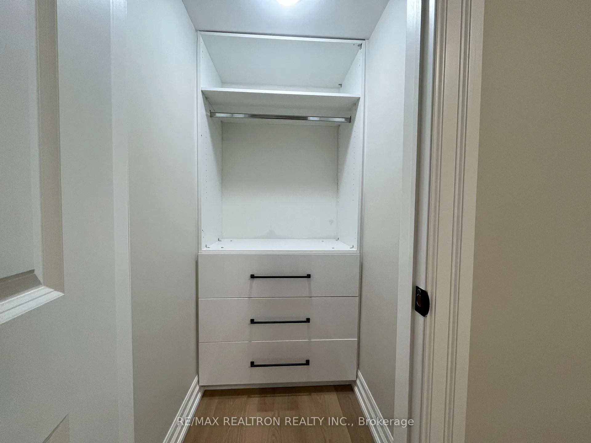 Photo 4 of 99 Havagal Crescent, Markham, Markville — HOMEH