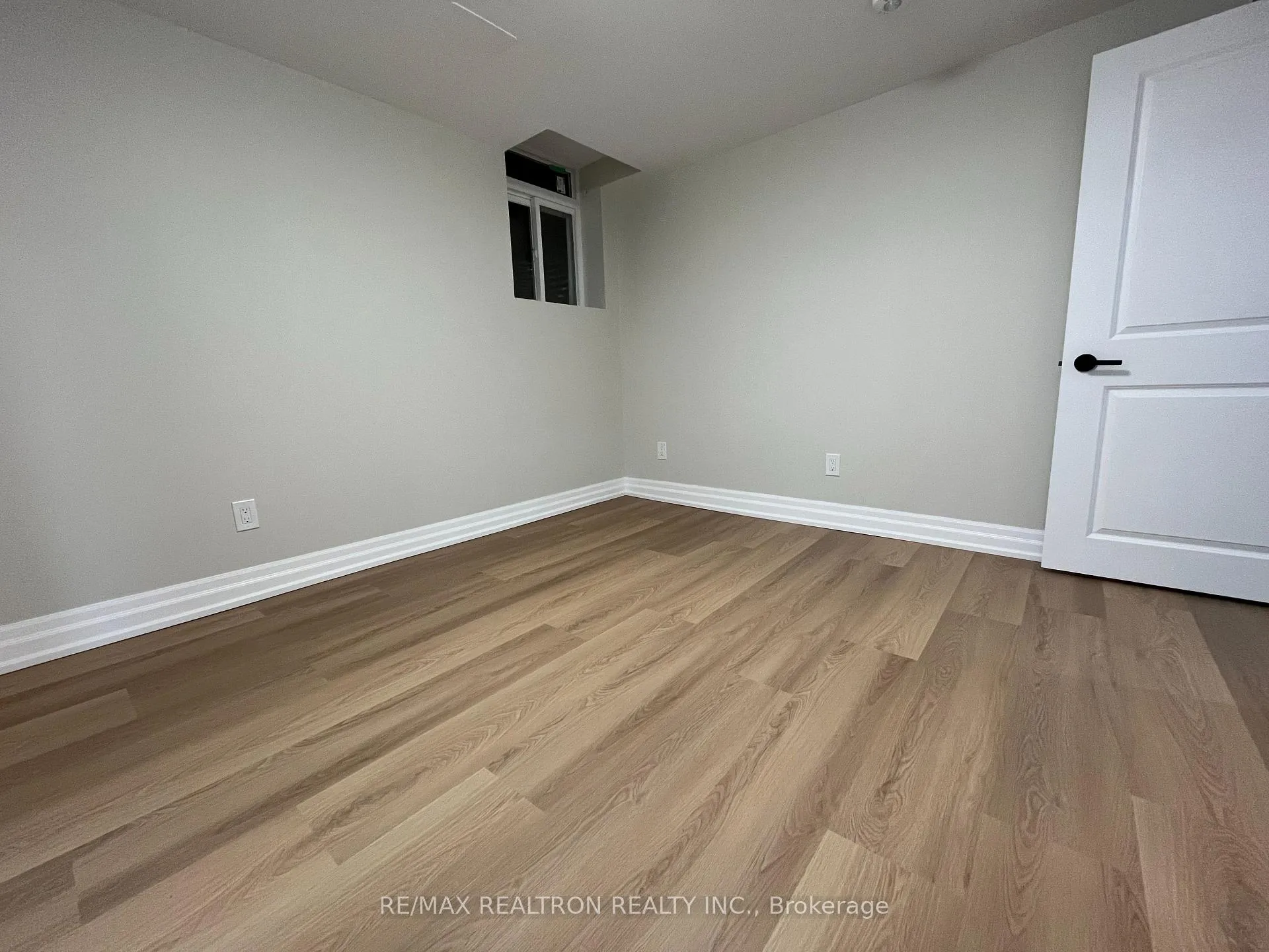 Photo 10 of 99 Havagal Crescent, Markham, Markville — HOMEH