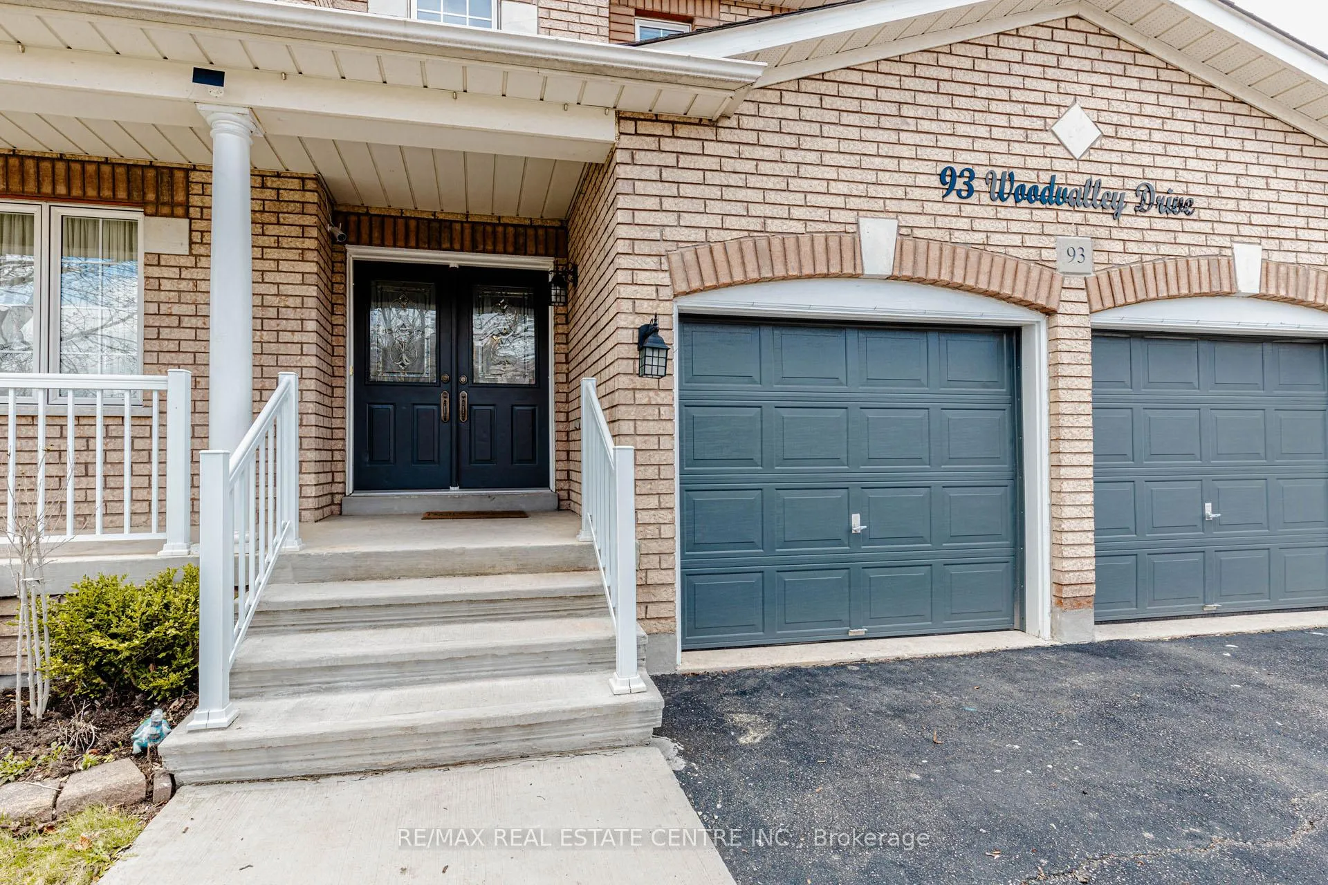 Photo 2 of 93 Woodvalley Drive, Brampton, Fletcher's Meadow — HOMEH