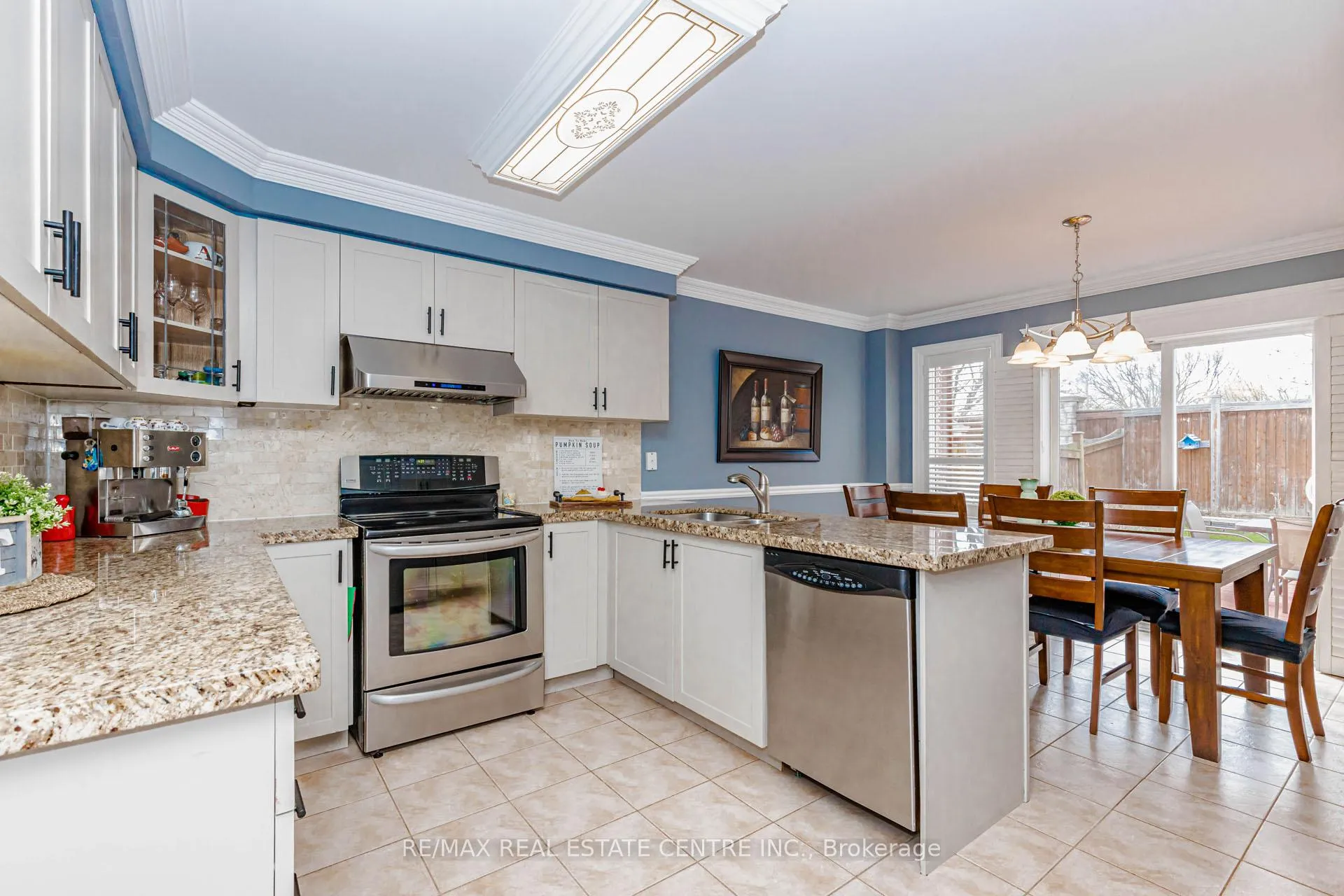 Photo 9 of 93 Woodvalley Drive, Brampton, Fletcher's Meadow — HOMEH