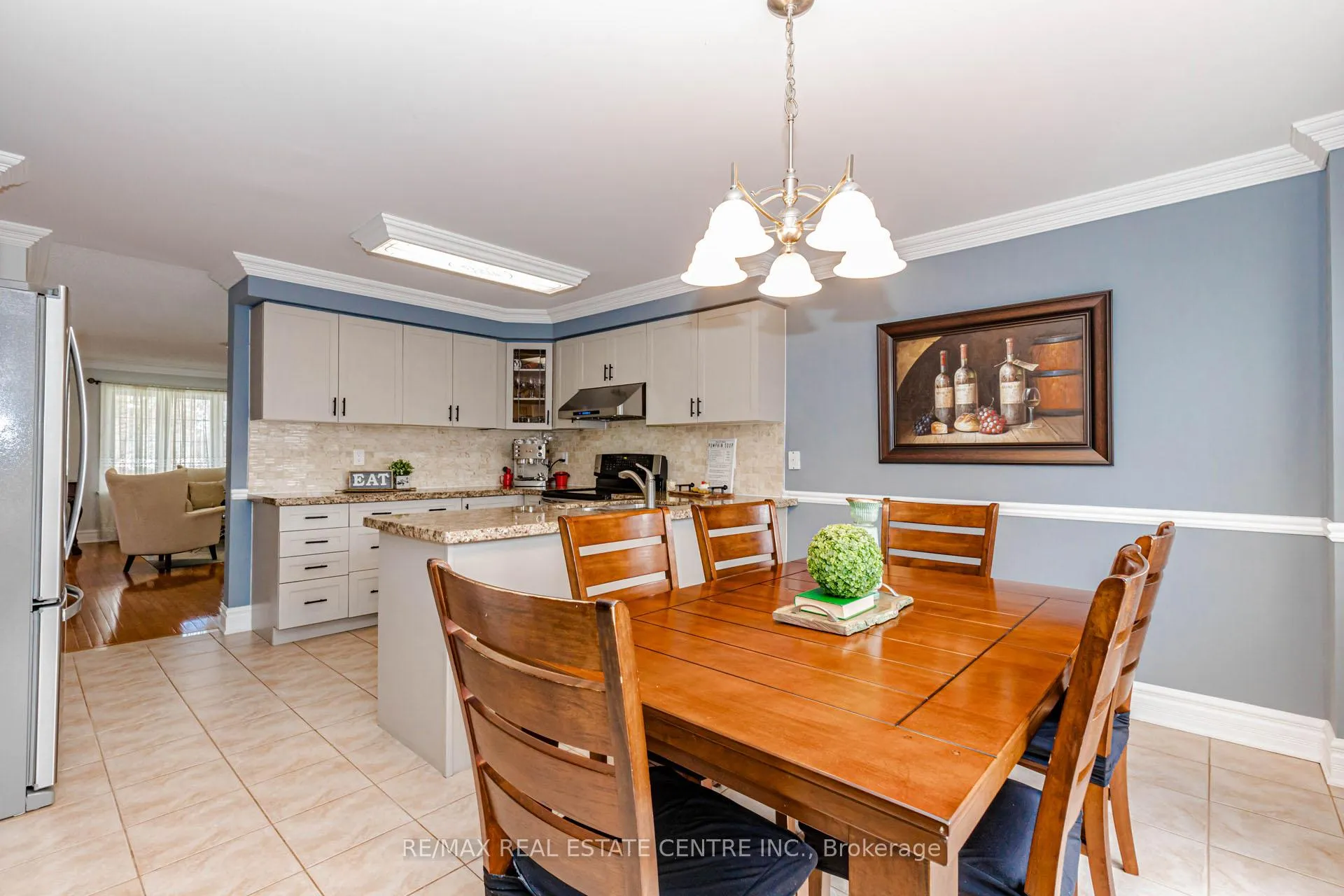 Photo 12 of 93 Woodvalley Drive, Brampton, Fletcher's Meadow — HOMEH