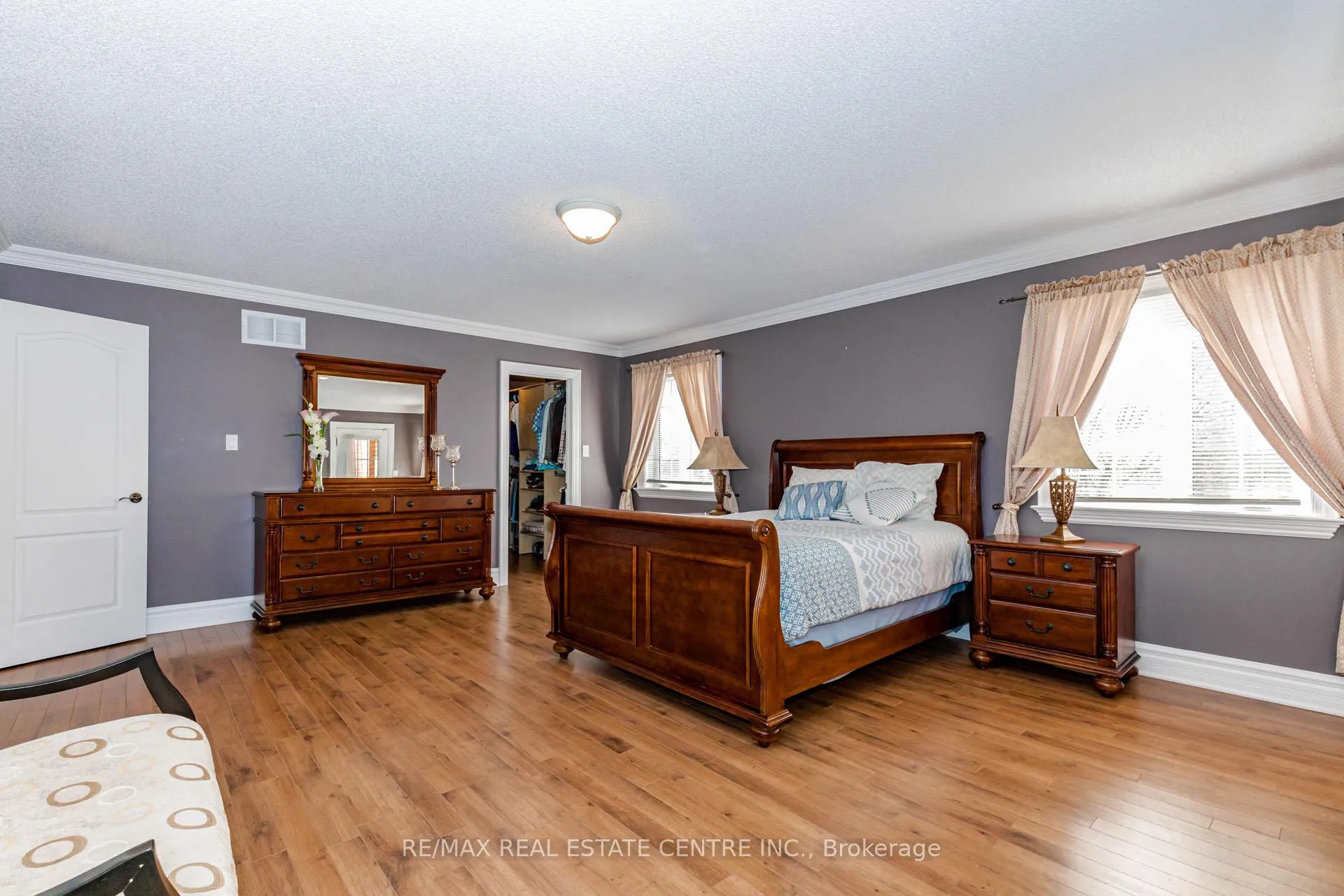 Photo 23 of 93 Woodvalley Drive, Brampton, Fletcher's Meadow — HOMEH