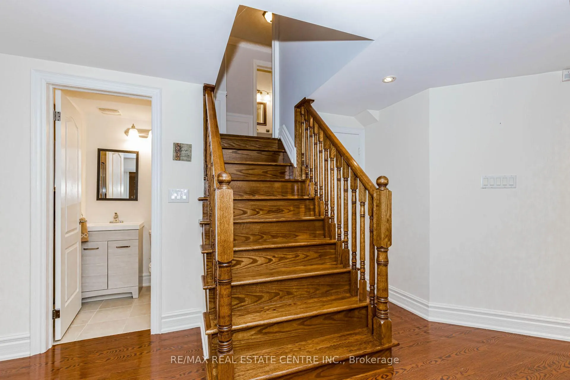 Photo 31 of 93 Woodvalley Drive, Brampton, Fletcher's Meadow — HOMEH
