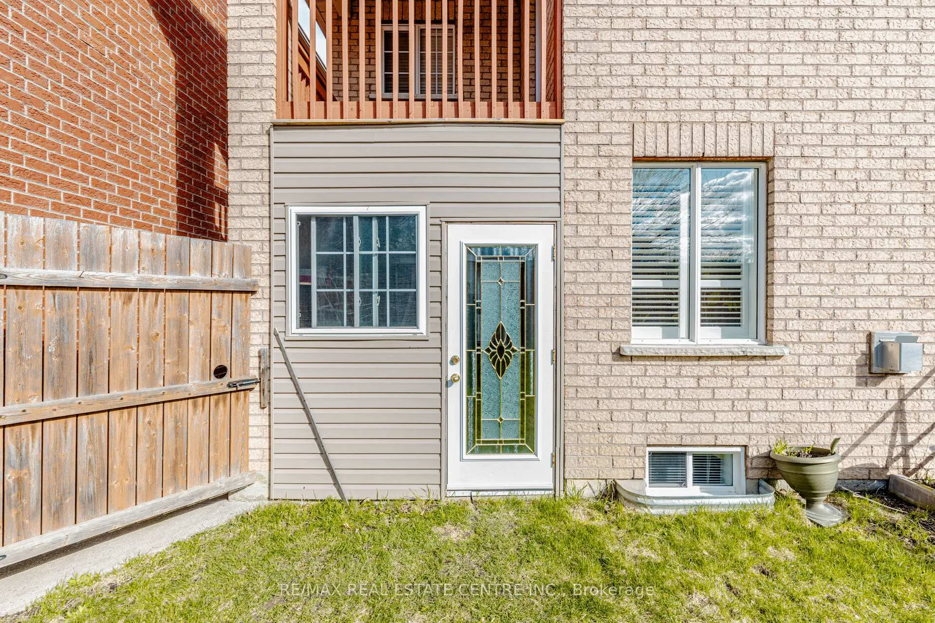 Photo 37 of 93 Woodvalley Drive, Brampton, Fletcher's Meadow — HOMEH