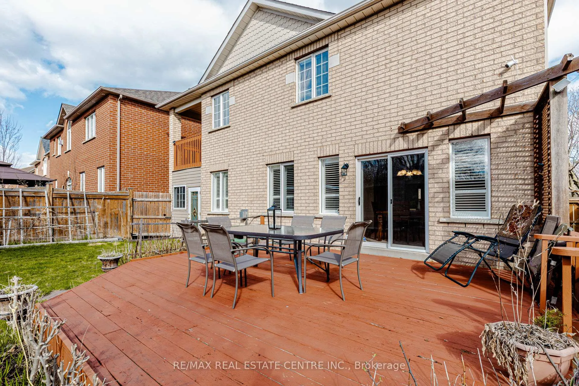 Photo 38 of 93 Woodvalley Drive, Brampton, Fletcher's Meadow — HOMEH
