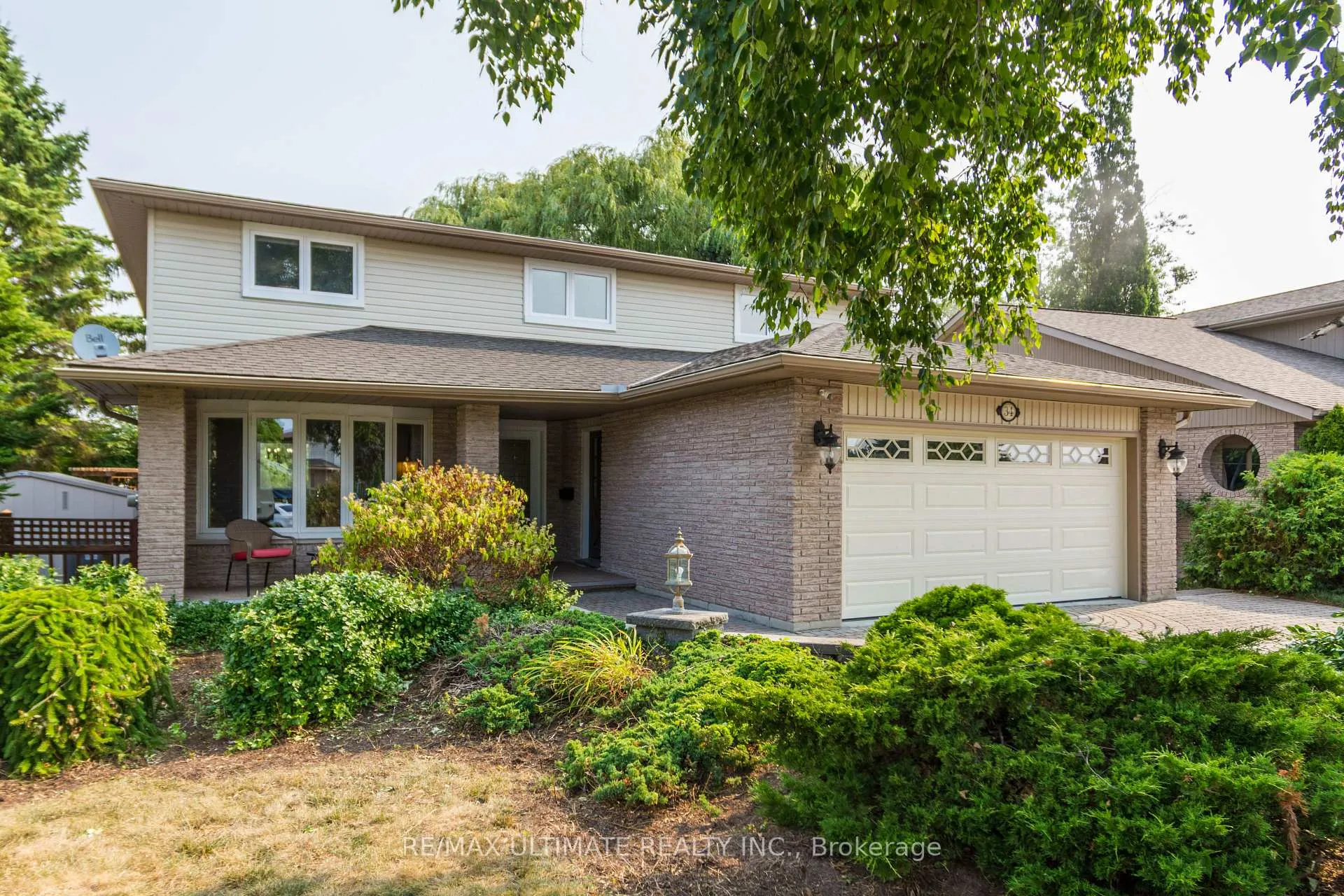 Front of 34 Briarwood Cres