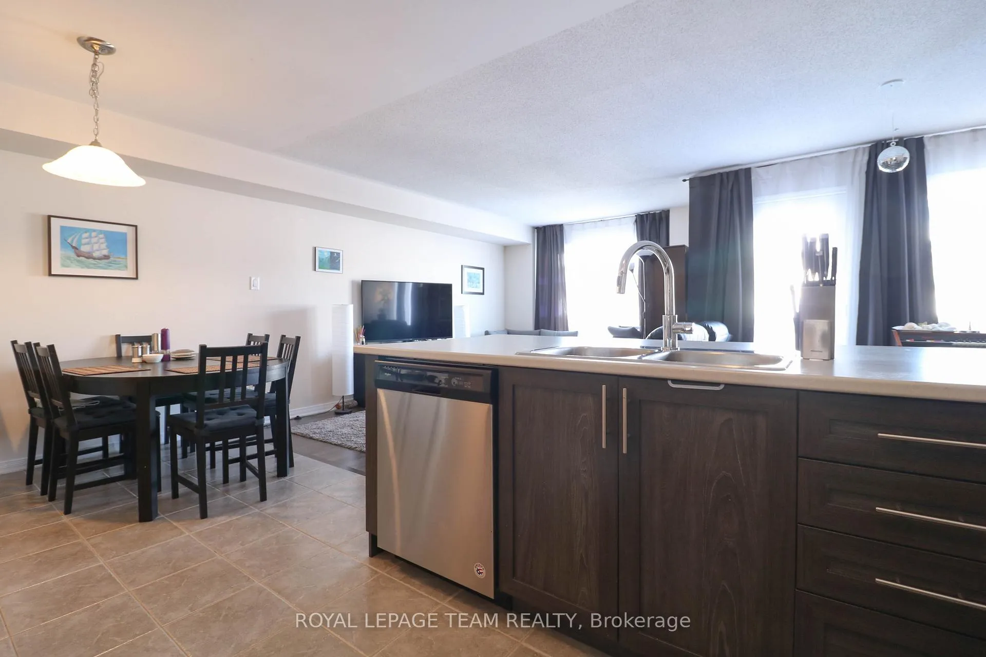 Photo 6 of 514 Radiant Private, Ottawa, Kanata - Emerald Meadows/Trailwest — HOMEH