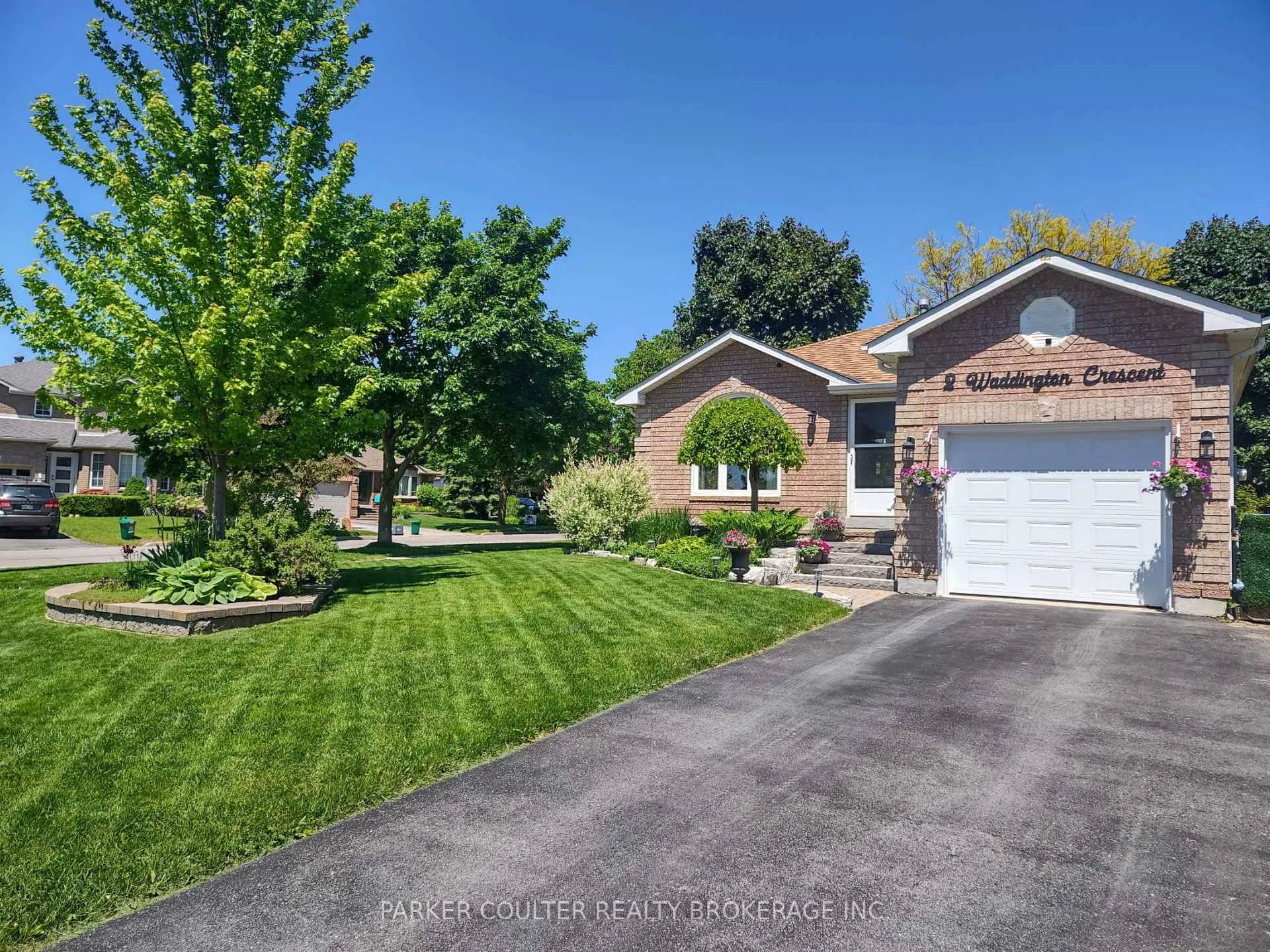 Photo 2 of 2 Waddington Crescent, Barrie, Holly — HOMEH