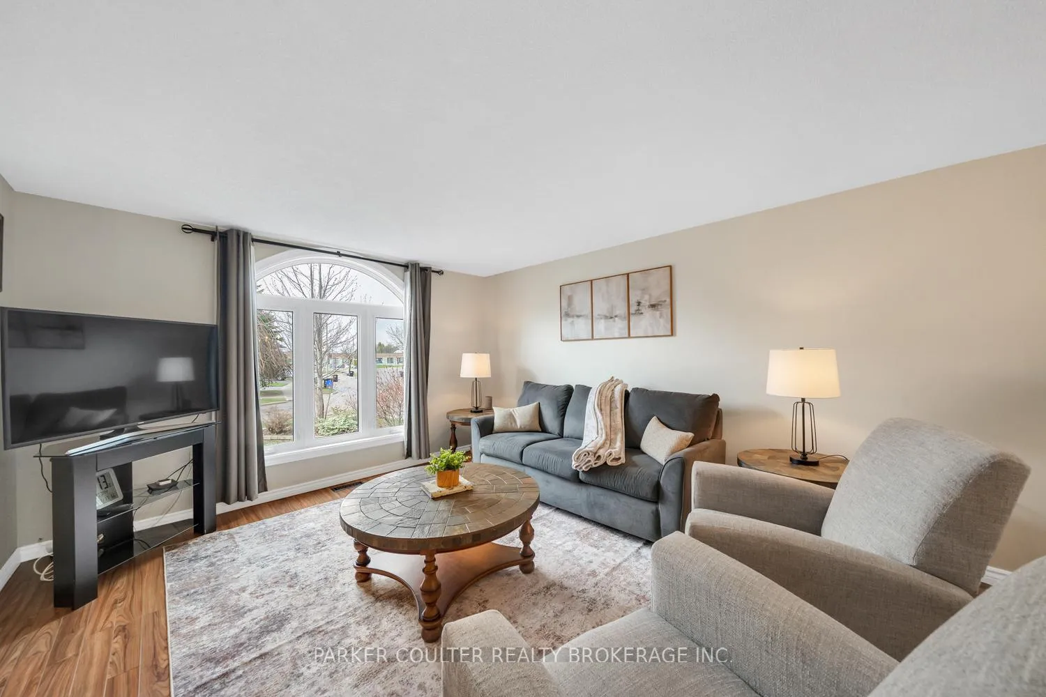 Photo 5 of 2 Waddington Crescent, Barrie, Holly — HOMEH