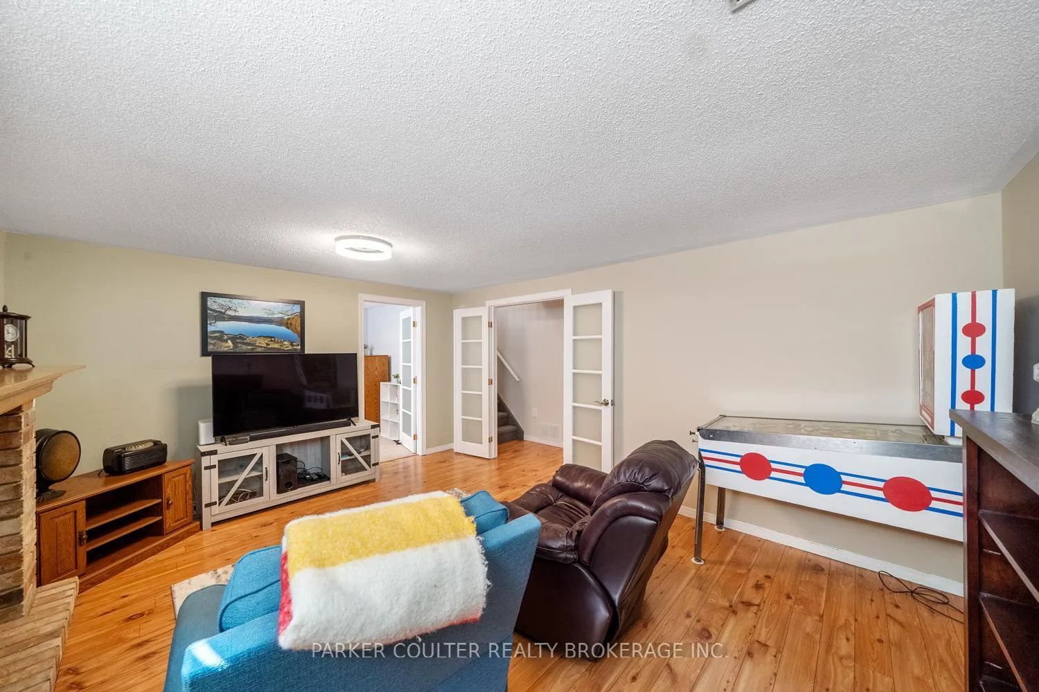 Photo 21 of 2 Waddington Crescent, Barrie, Holly — HOMEH