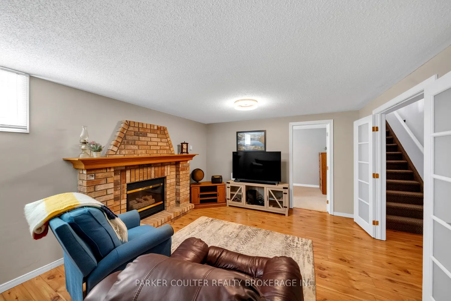 Photo 22 of 2 Waddington Crescent, Barrie, Holly — HOMEH