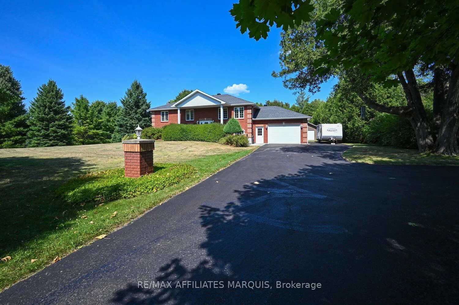 Front of 156 Bay Road
