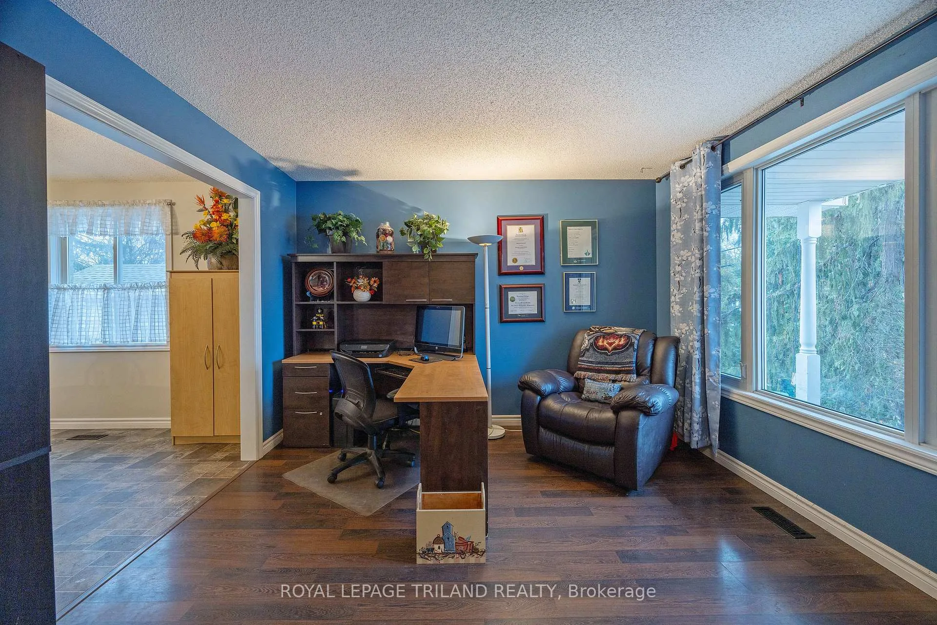 Photo 4 of 94 Queen Street, Thames Centre, Dorchester — HOMEH