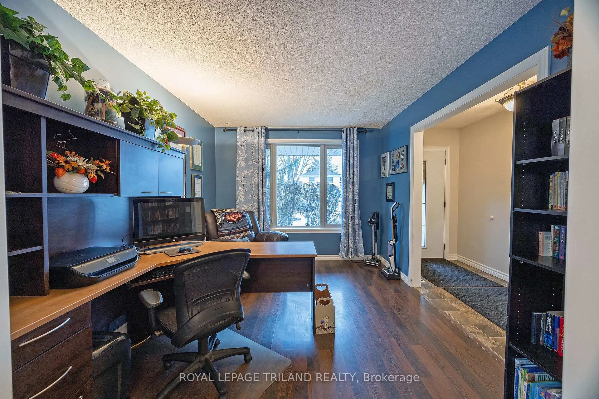 Photo 5 of 94 Queen Street, Thames Centre, Dorchester — HOMEH