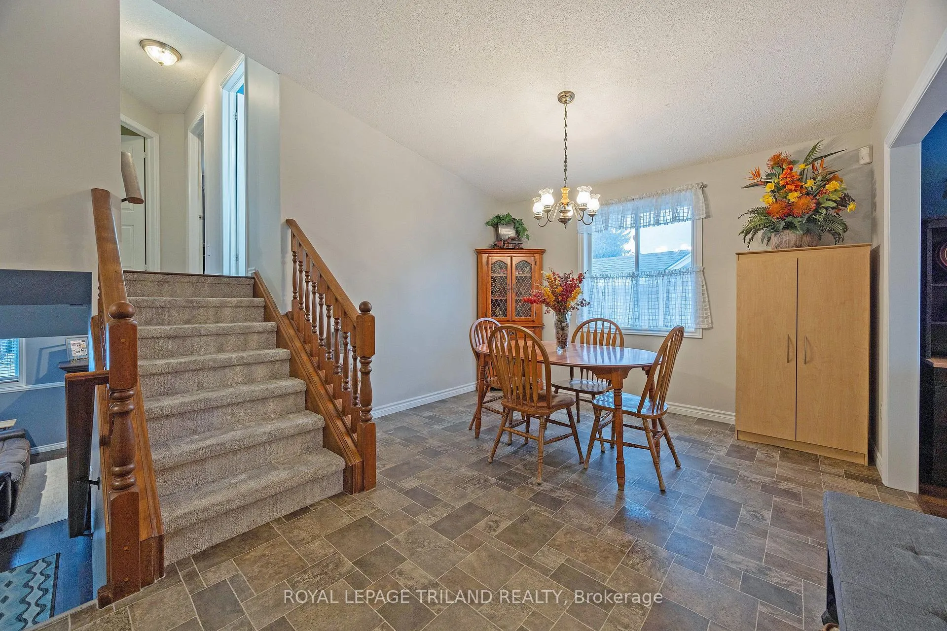 Photo 7 of 94 Queen Street, Thames Centre, Dorchester — HOMEH