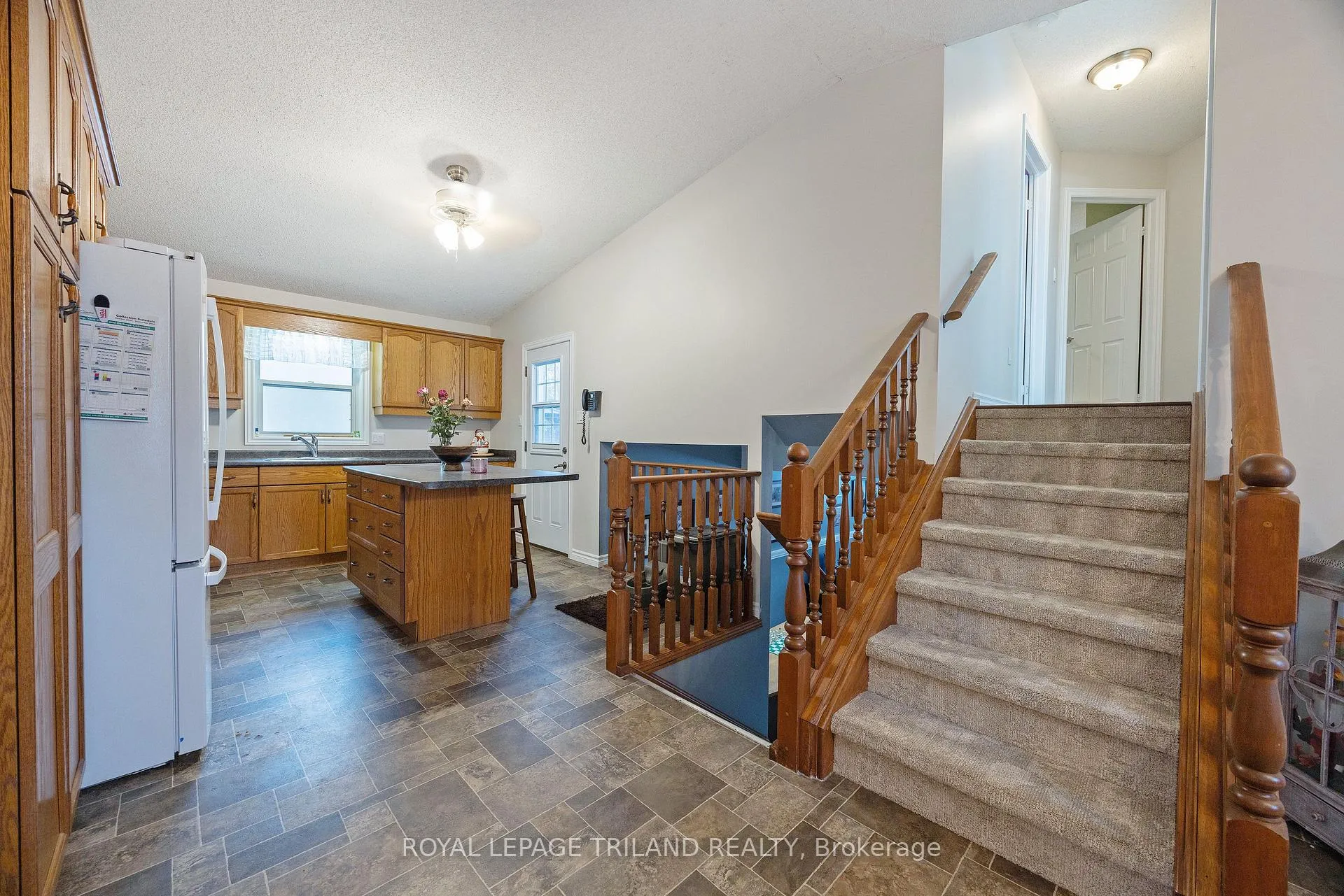 Photo 9 of 94 Queen Street, Thames Centre, Dorchester — HOMEH
