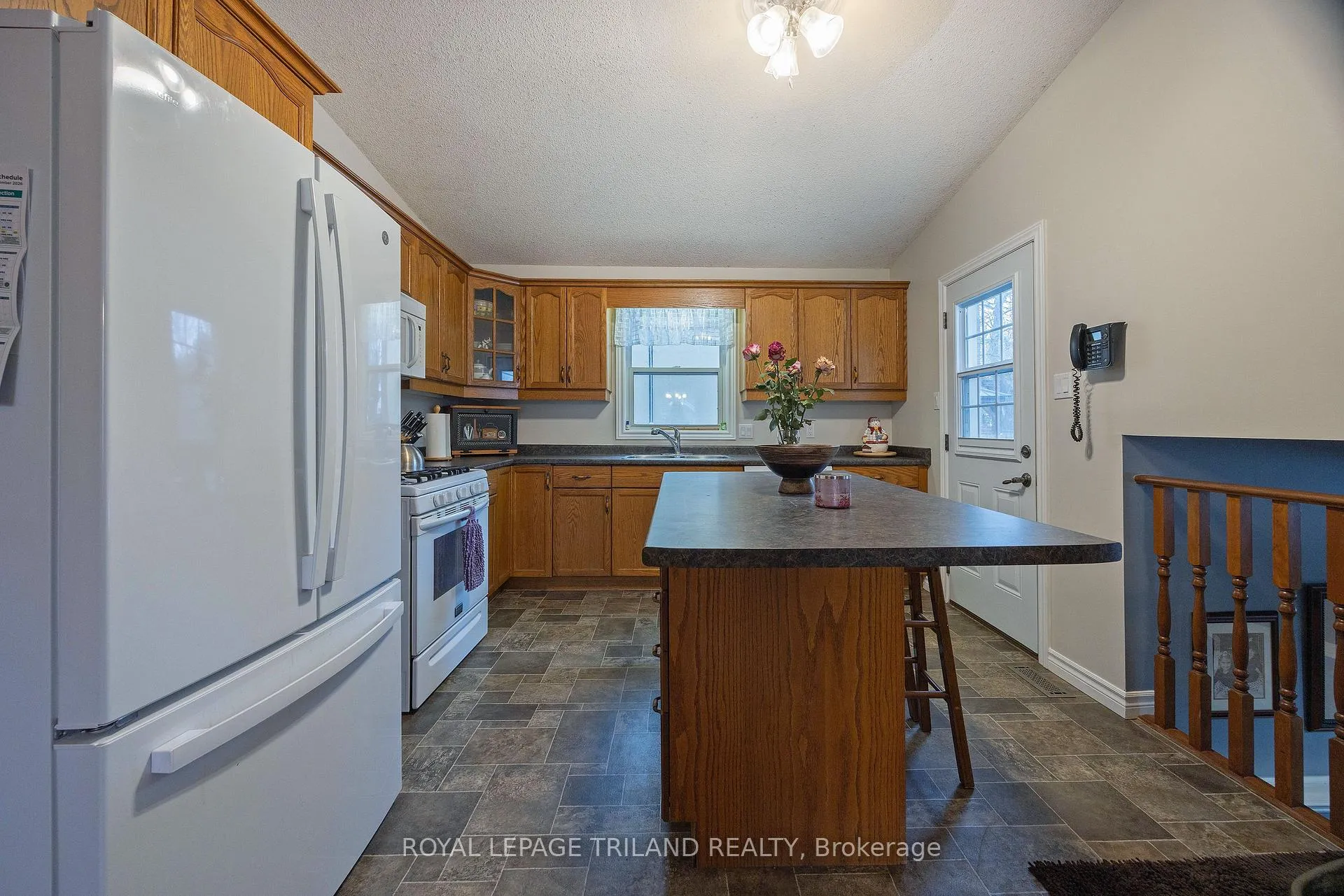 Photo 10 of 94 Queen Street, Thames Centre, Dorchester — HOMEH