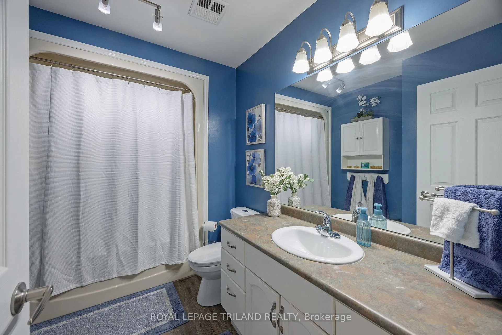 Photo 13 of 94 Queen Street, Thames Centre, Dorchester — HOMEH
