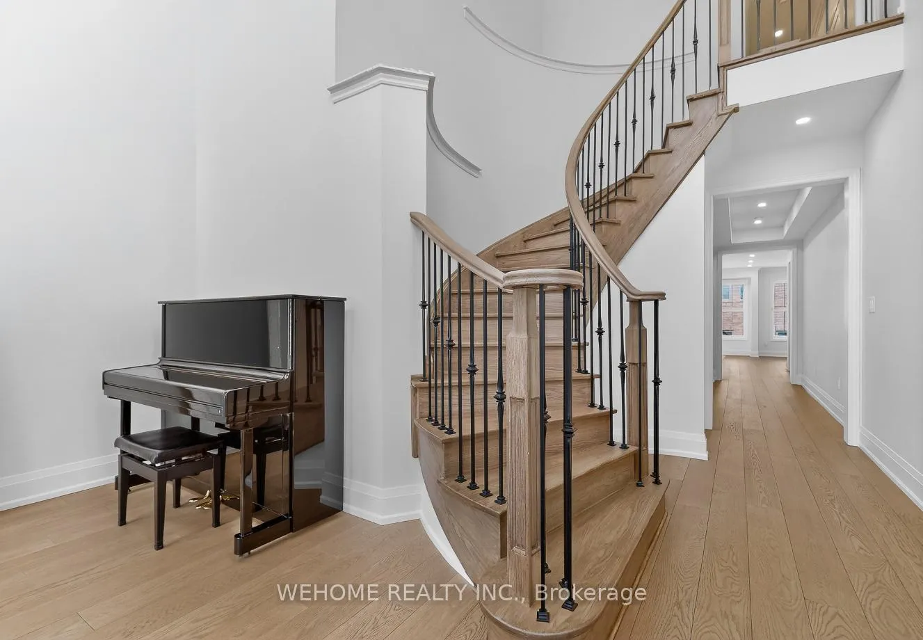 Photo 5 of 10 Hubner Avenue, Markham, Berczy — HOMEH