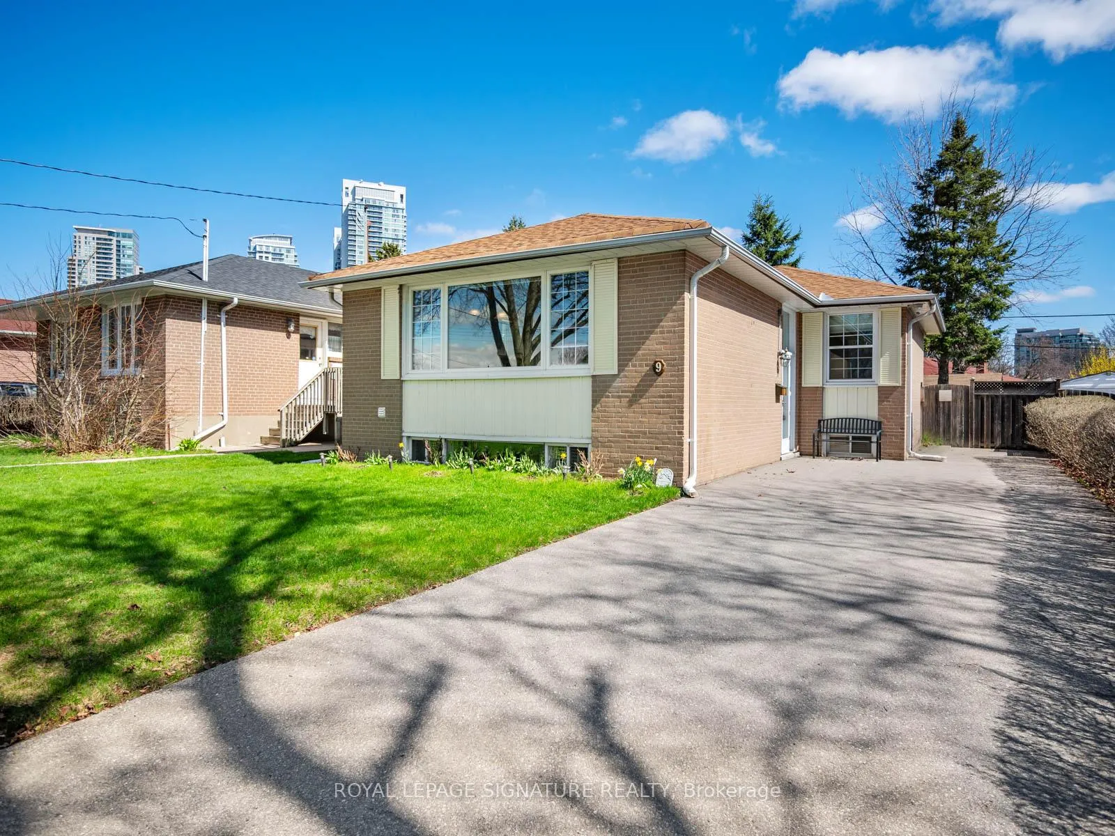 Photo 1 of 9 Wincrest Drive, Scarborough, Bendale — HOMEH