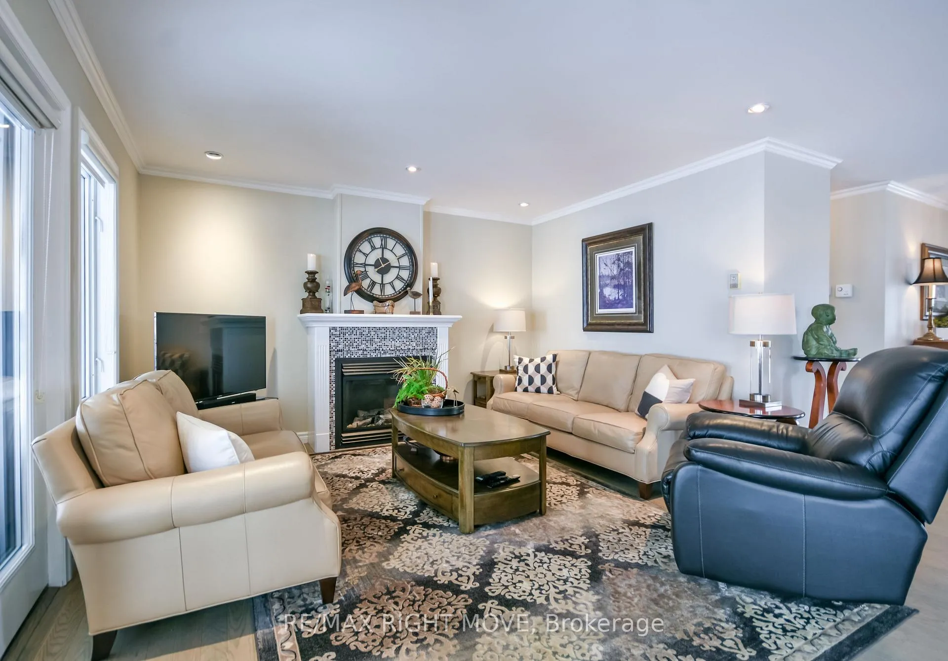 Photo 7 of 661 Glen Crescent, Orillia — HOMEH
