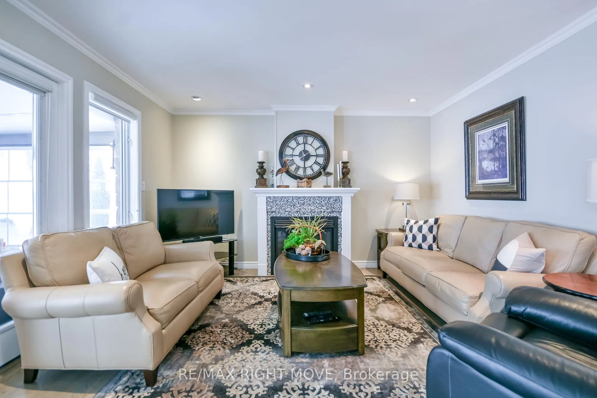 Photo 8 of 661 Glen Crescent, Orillia — HOMEH