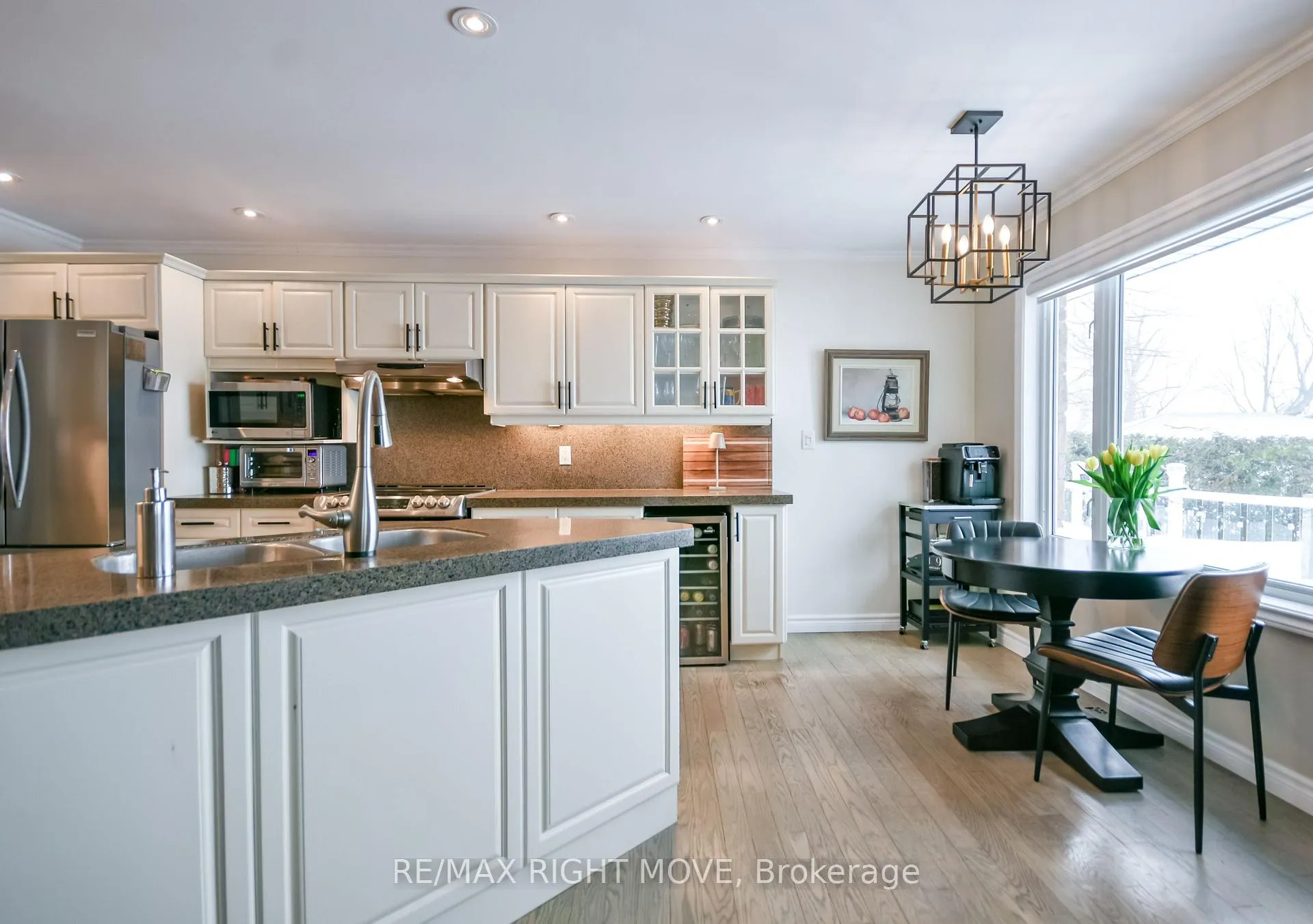 Photo 9 of 661 Glen Crescent, Orillia — HOMEH