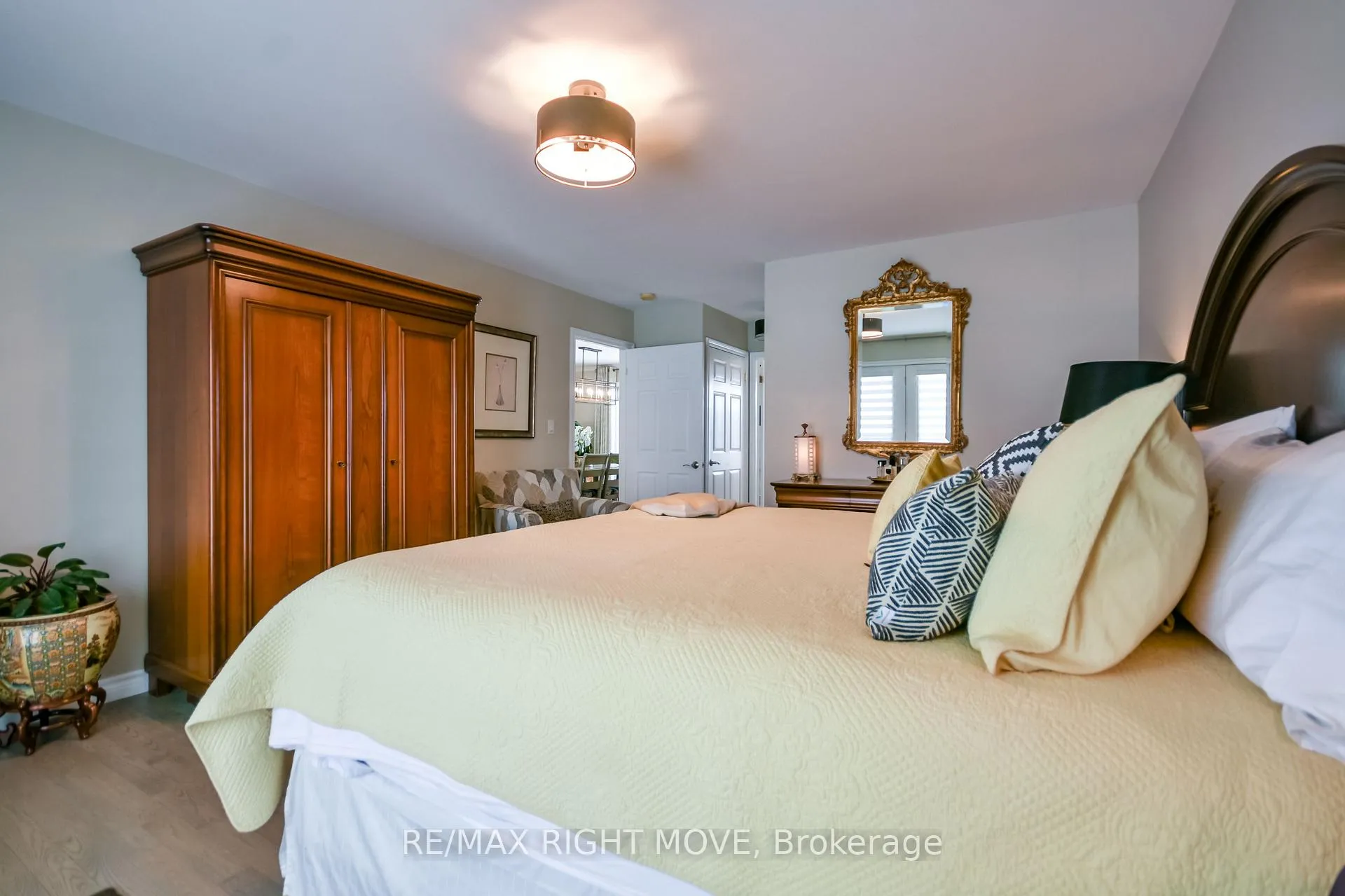 Photo 16 of 661 Glen Crescent, Orillia — HOMEH