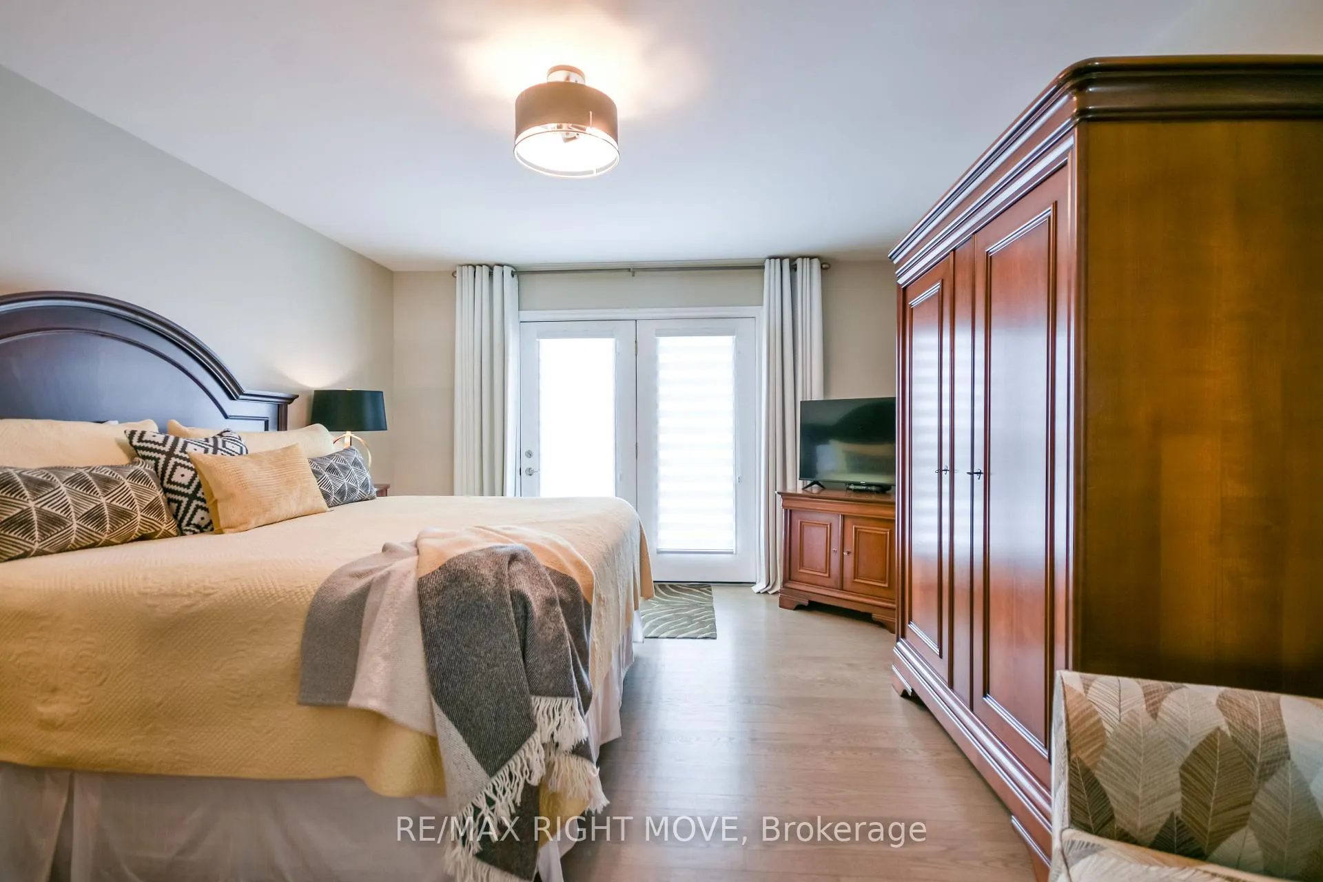 Photo 17 of 661 Glen Crescent, Orillia — HOMEH