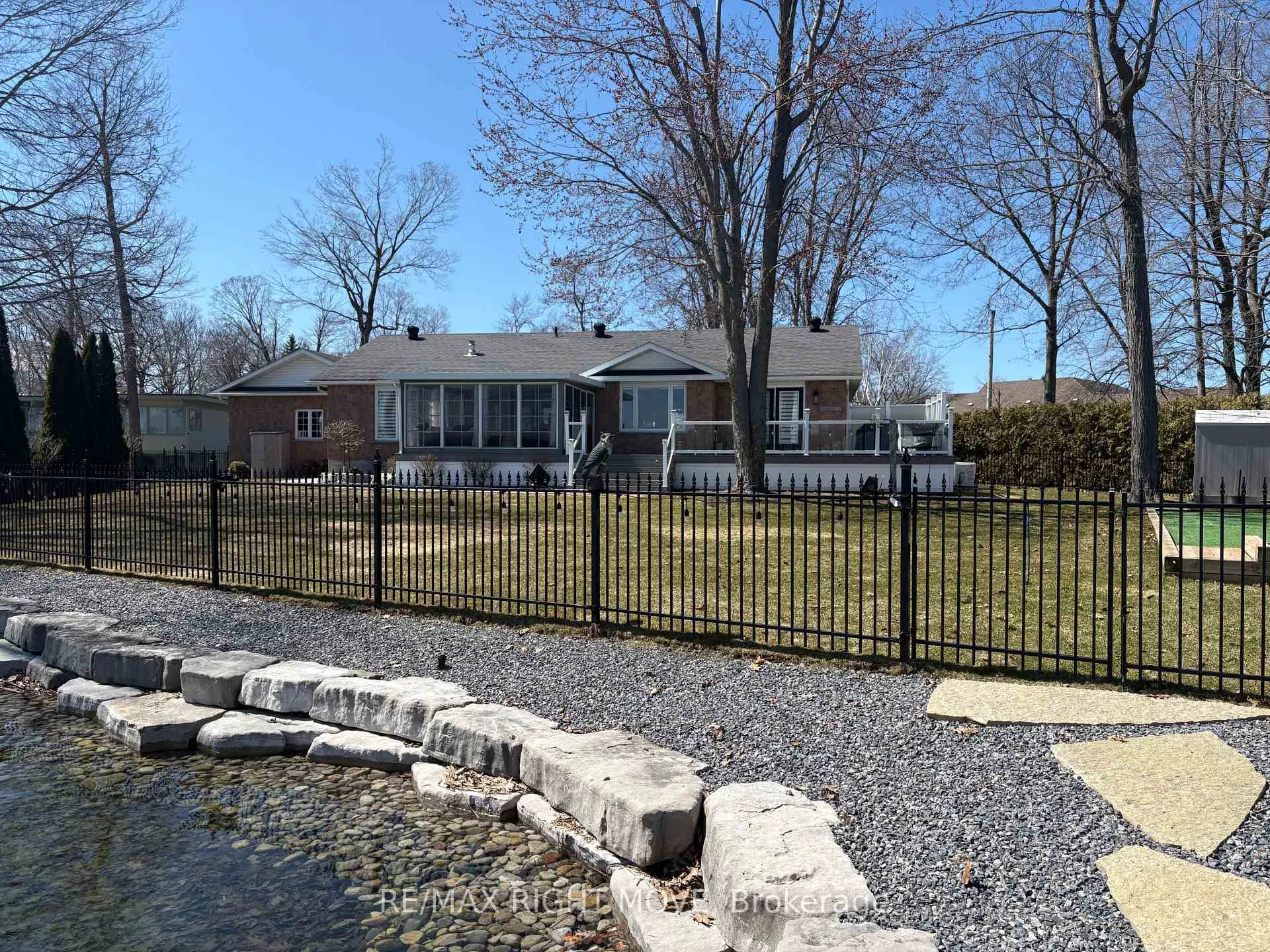Photo 48 of 661 Glen Crescent, Orillia — HOMEH