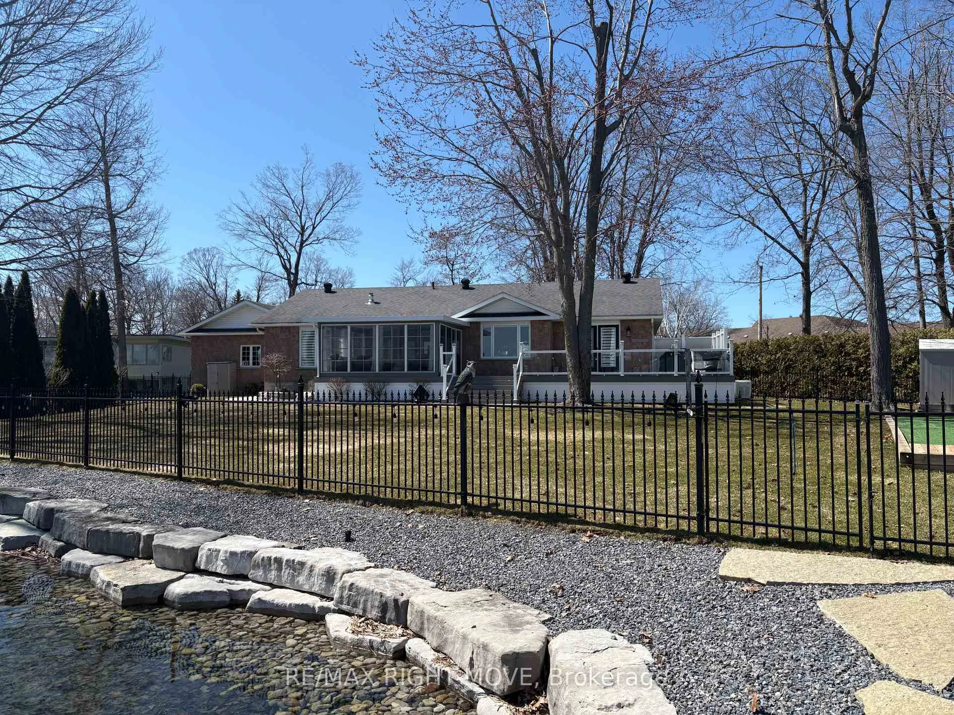 Photo 49 of 661 Glen Crescent, Orillia — HOMEH