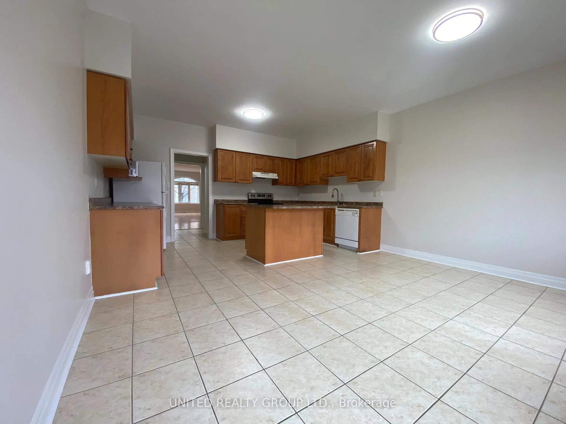 Photo 3 of 34 Algarve Crescent, Toronto, Weston-Pellam Park — HOMEH