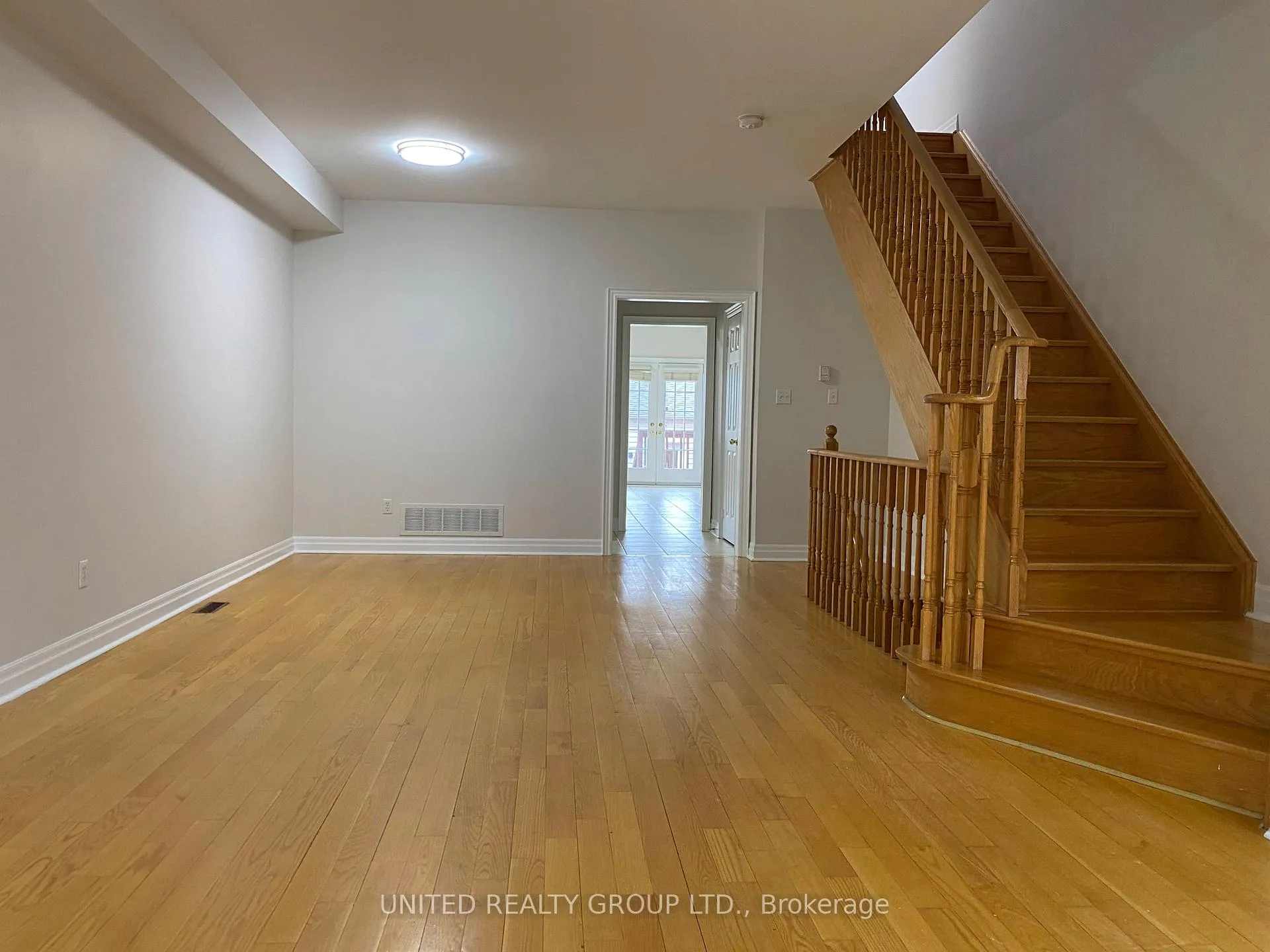 Photo 5 of 34 Algarve Crescent, Toronto, Weston-Pellam Park — HOMEH