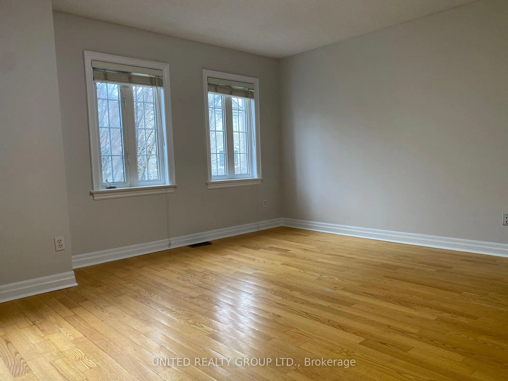 Photo 8 of 34 Algarve Crescent, Toronto, Weston-Pellam Park — HOMEH