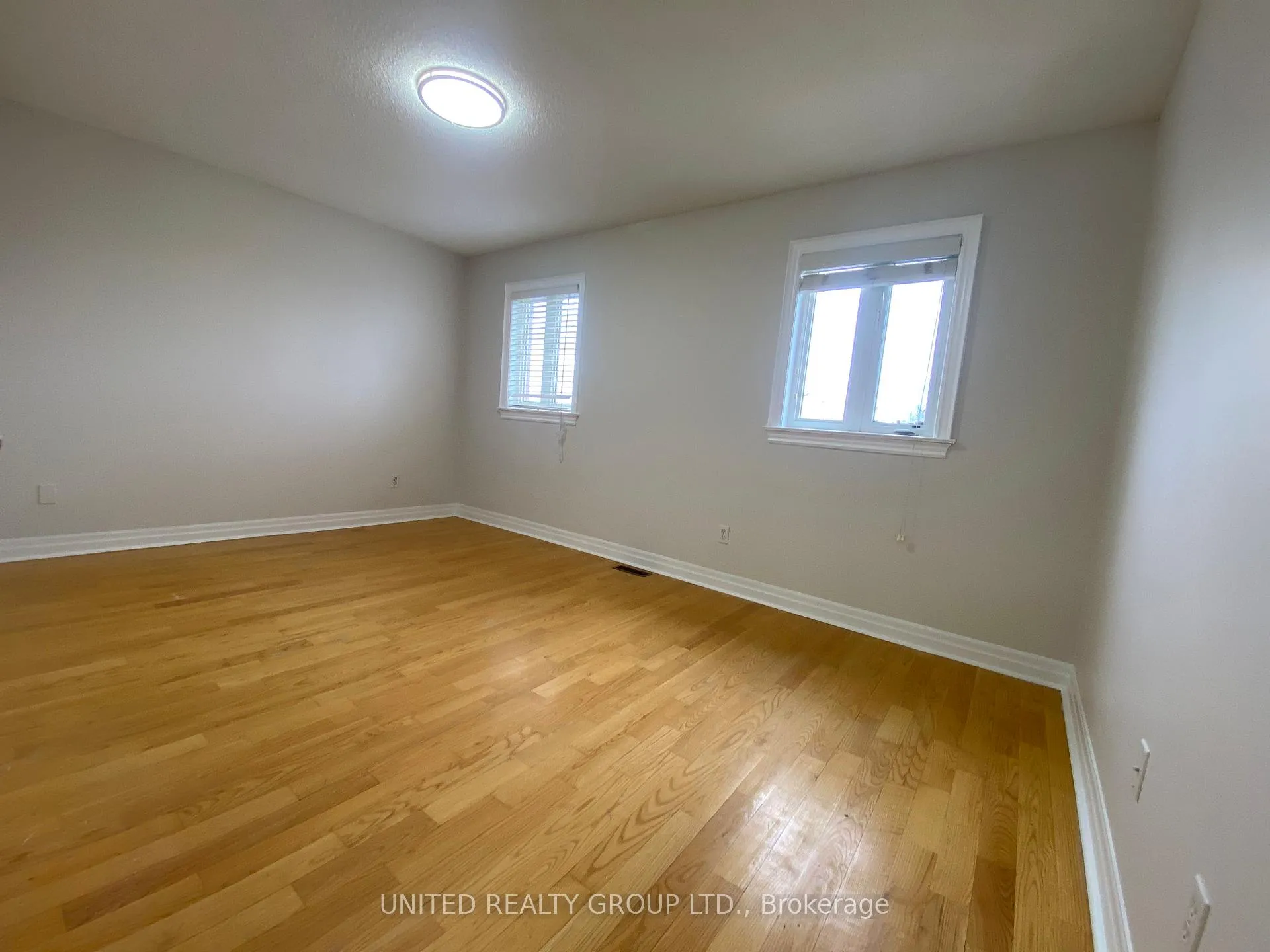 Photo 12 of 34 Algarve Crescent, Toronto, Weston-Pellam Park — HOMEH